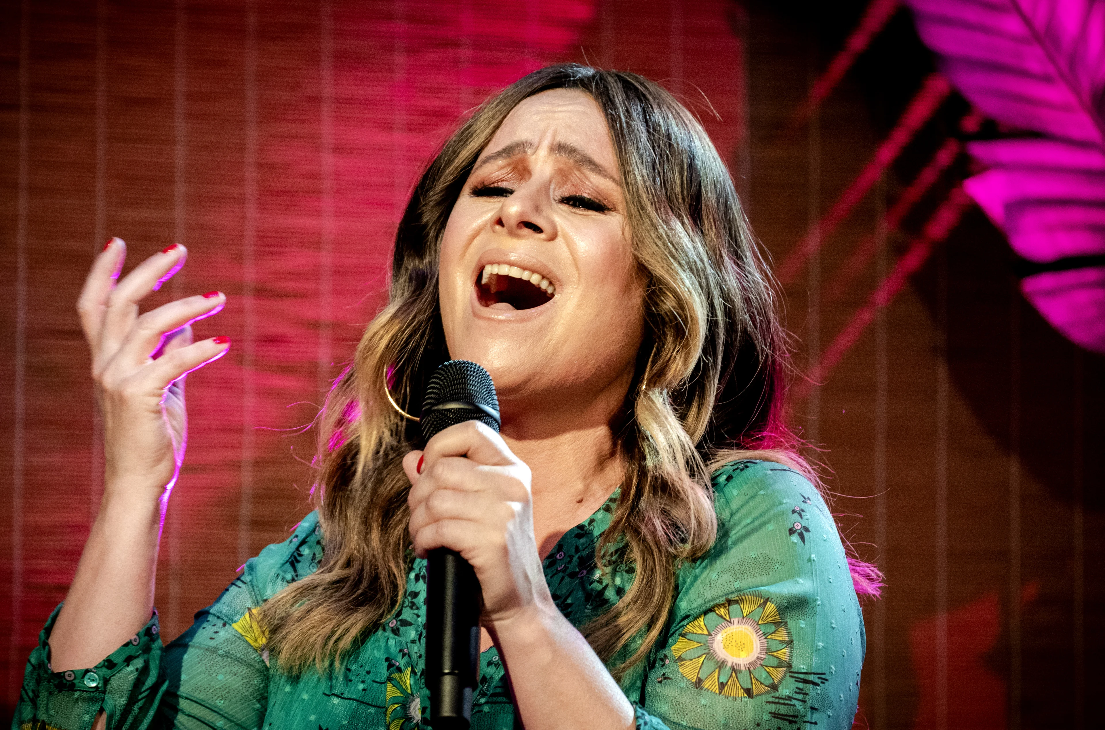 Trijntje Oosterhuis terug op het podium voor prachtig doel