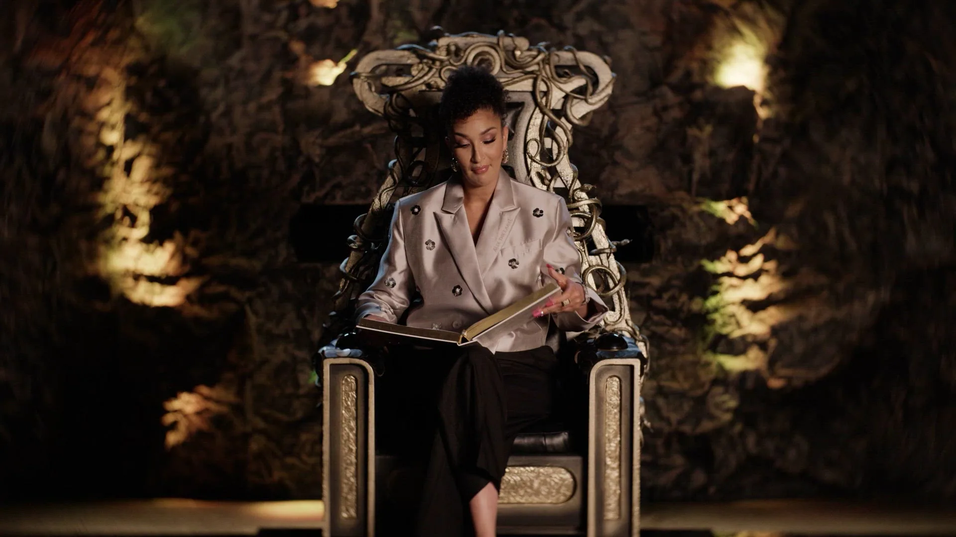 Teaser House of Villians