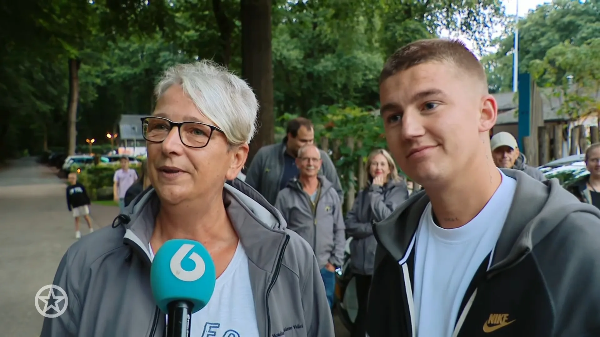 Mart Hoogkamer bedankt vrijwilligers met speciaal cadeau