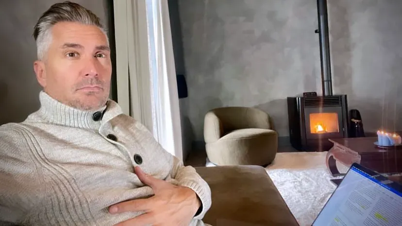 Guido Weijers brengt feestdagen door met laptop 