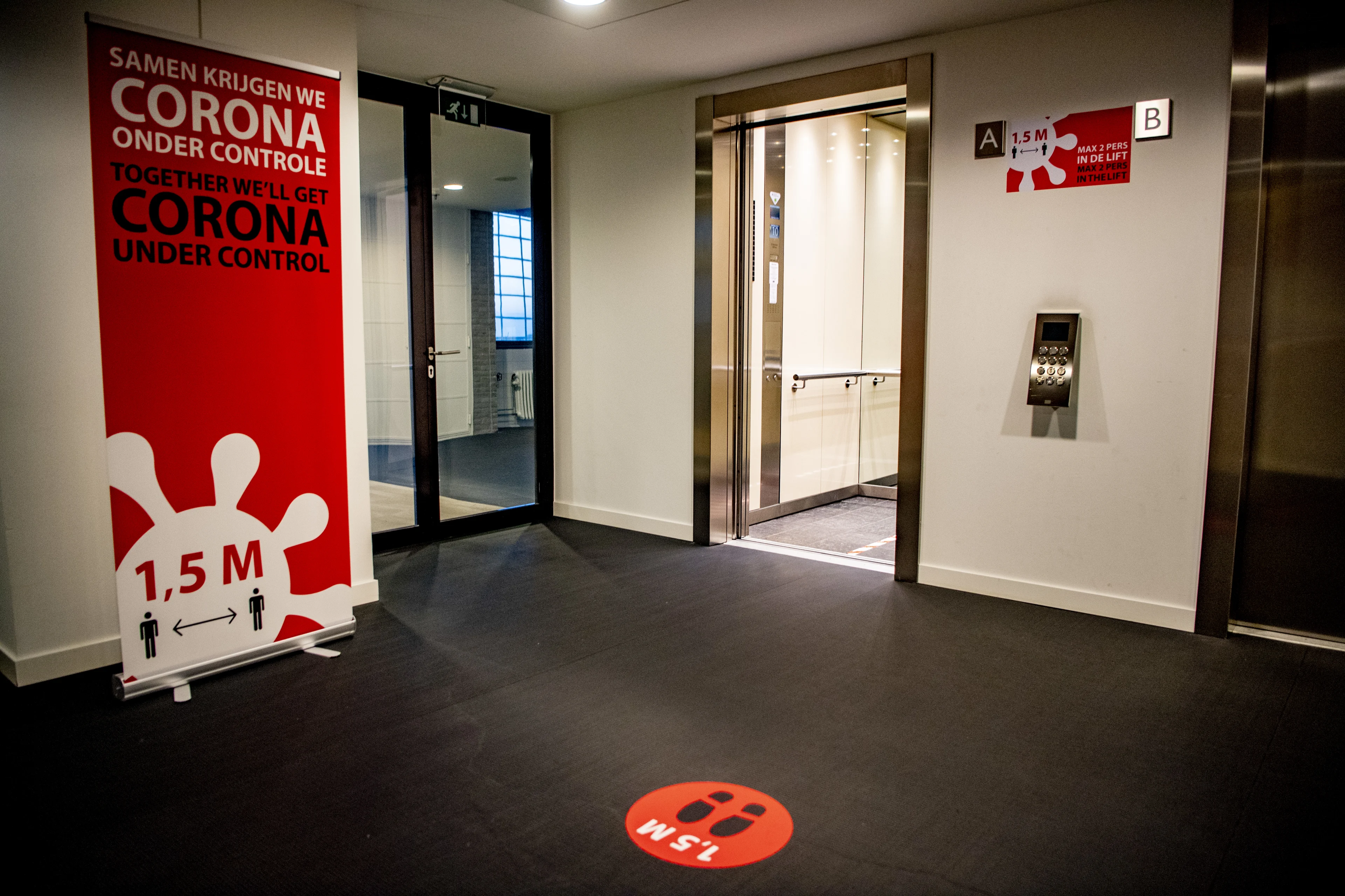 Anderhalvemetersamenleving gekozen tot woord van het jaar 2020