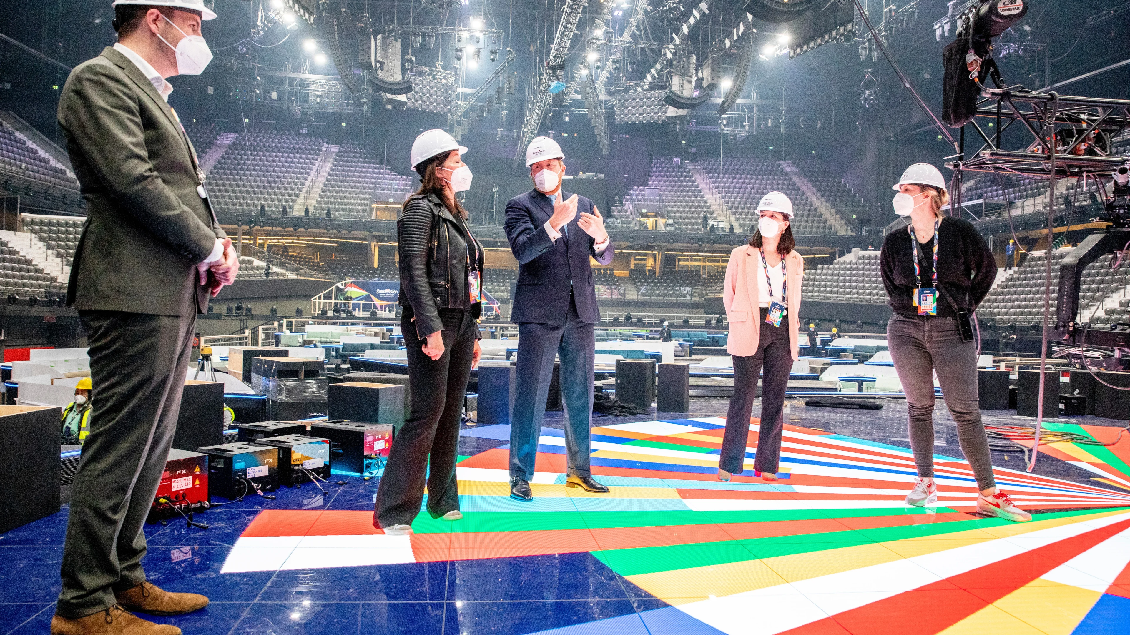 Koning Willem-Alexander op songfestivalpodium Ahoy