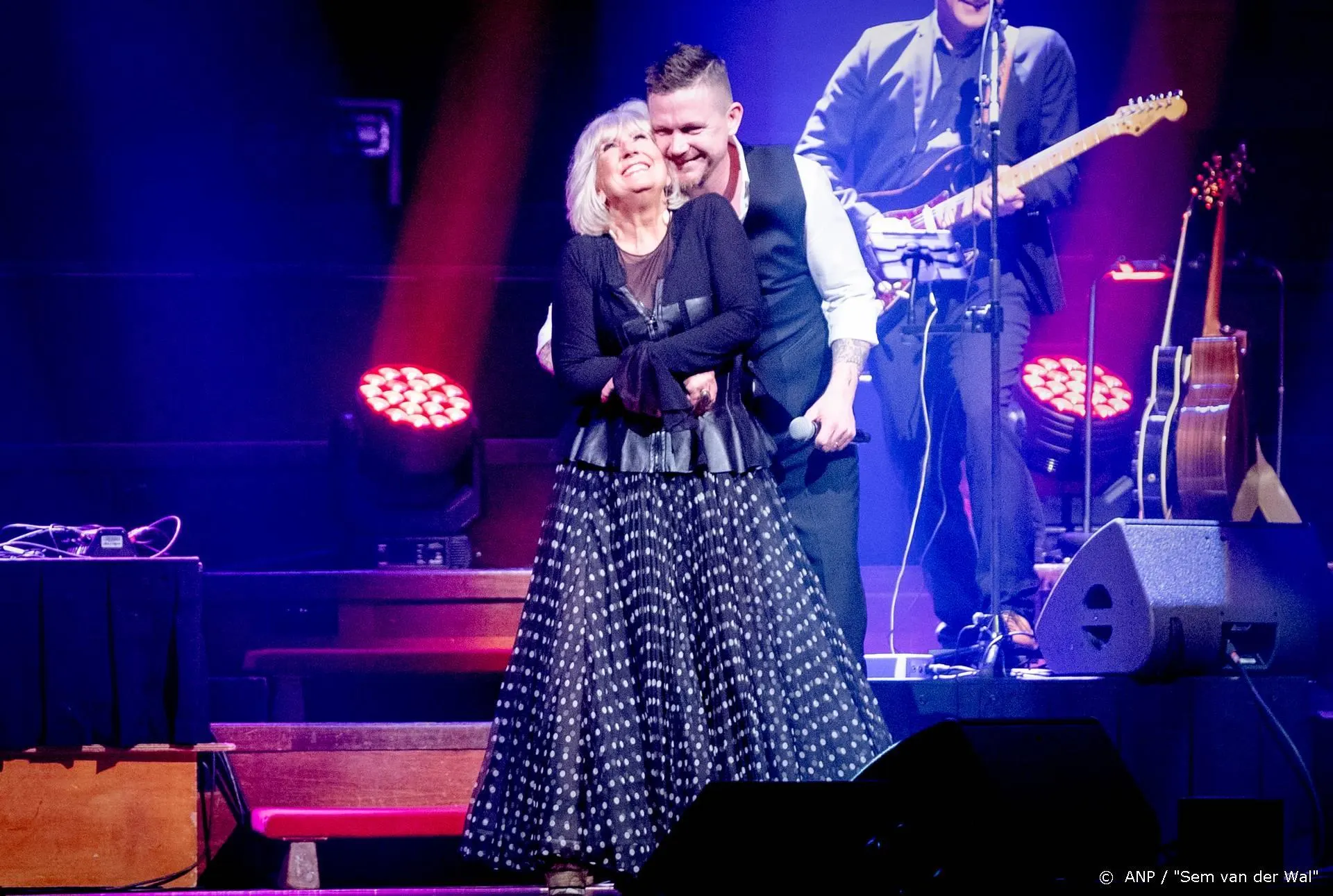 Willeke Alberti emotioneel bij optreden Johnny in The Passion