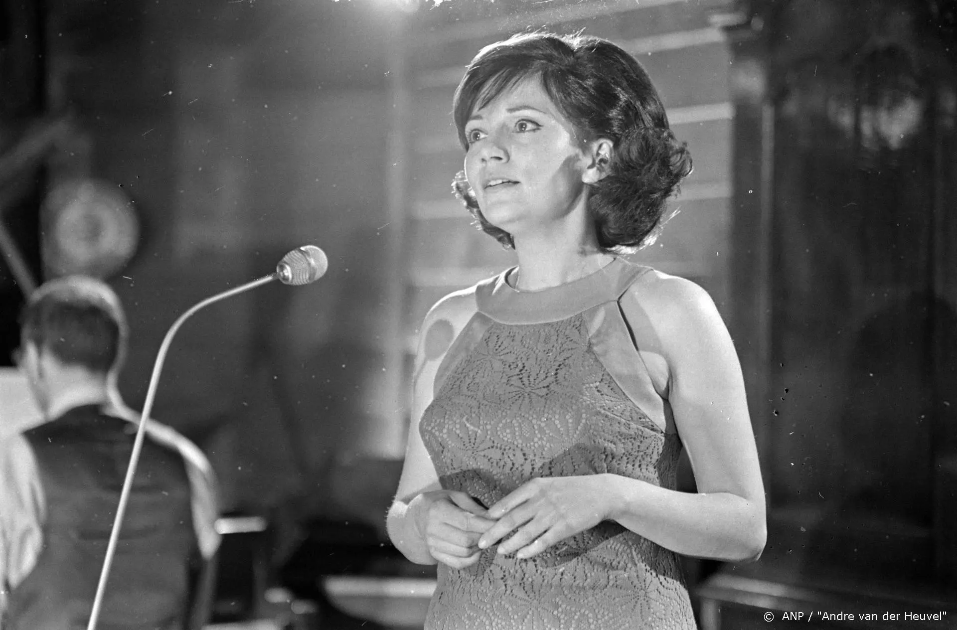 Alle oud-songfestivaldeelnemers krijgen uitnodiging voor finale