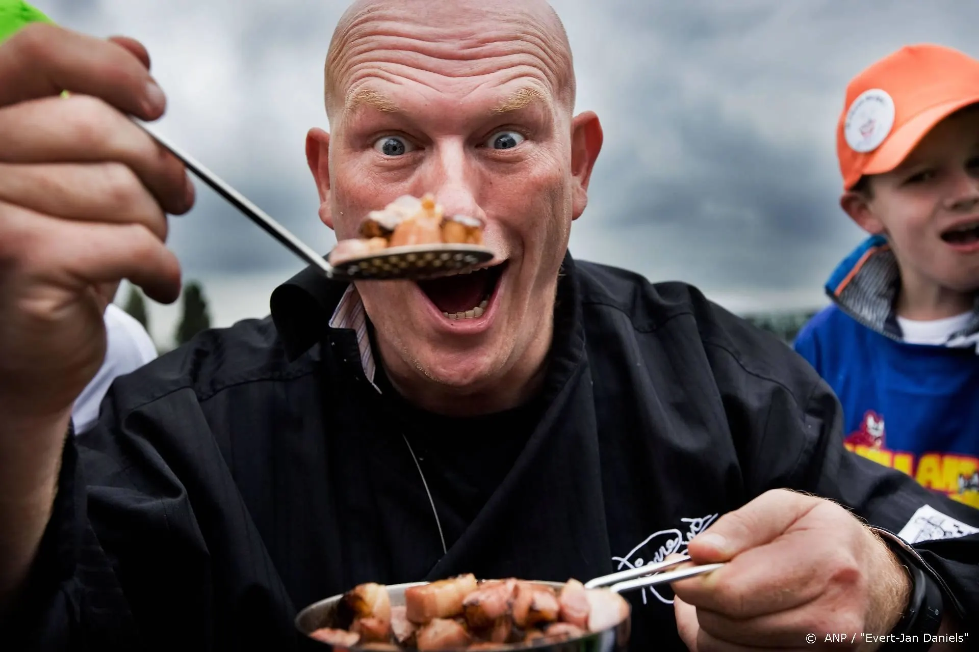 Pierre Wind opent telefoonlijn voor eetvragen tijdens coronatijd