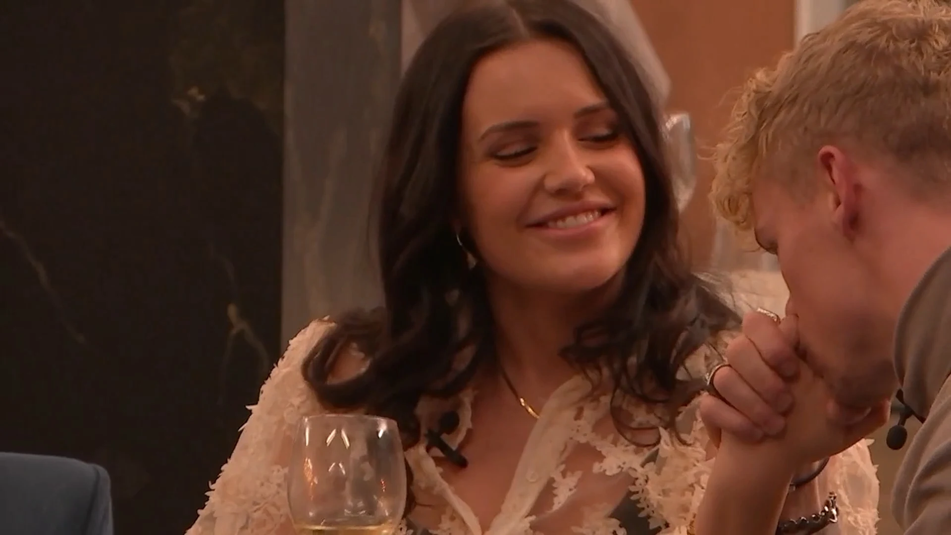 De Bondgenoten-Senna verklaart liefde aan Floris: 'Mijn avontuurtje'