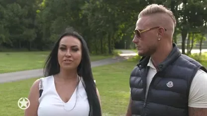 Barbie slaat keihard terug naar Michael's Naomi en EOTB-Lisa