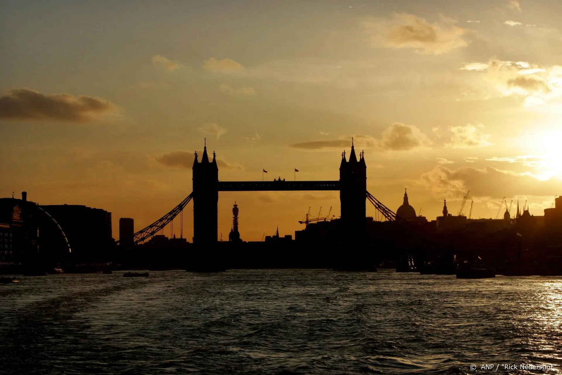 Sophie Ellis-Bextor in ziekenhuis na ongeluk met fiets