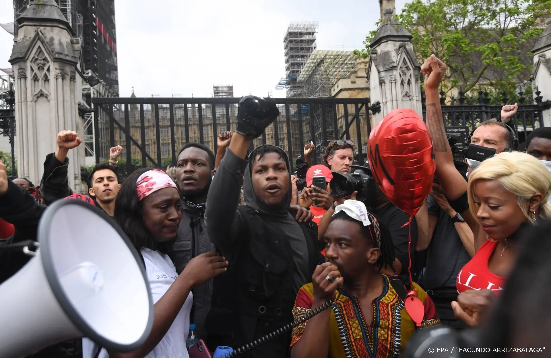 Regisseurs verzekeren John Boyega van werk na emotionele speech