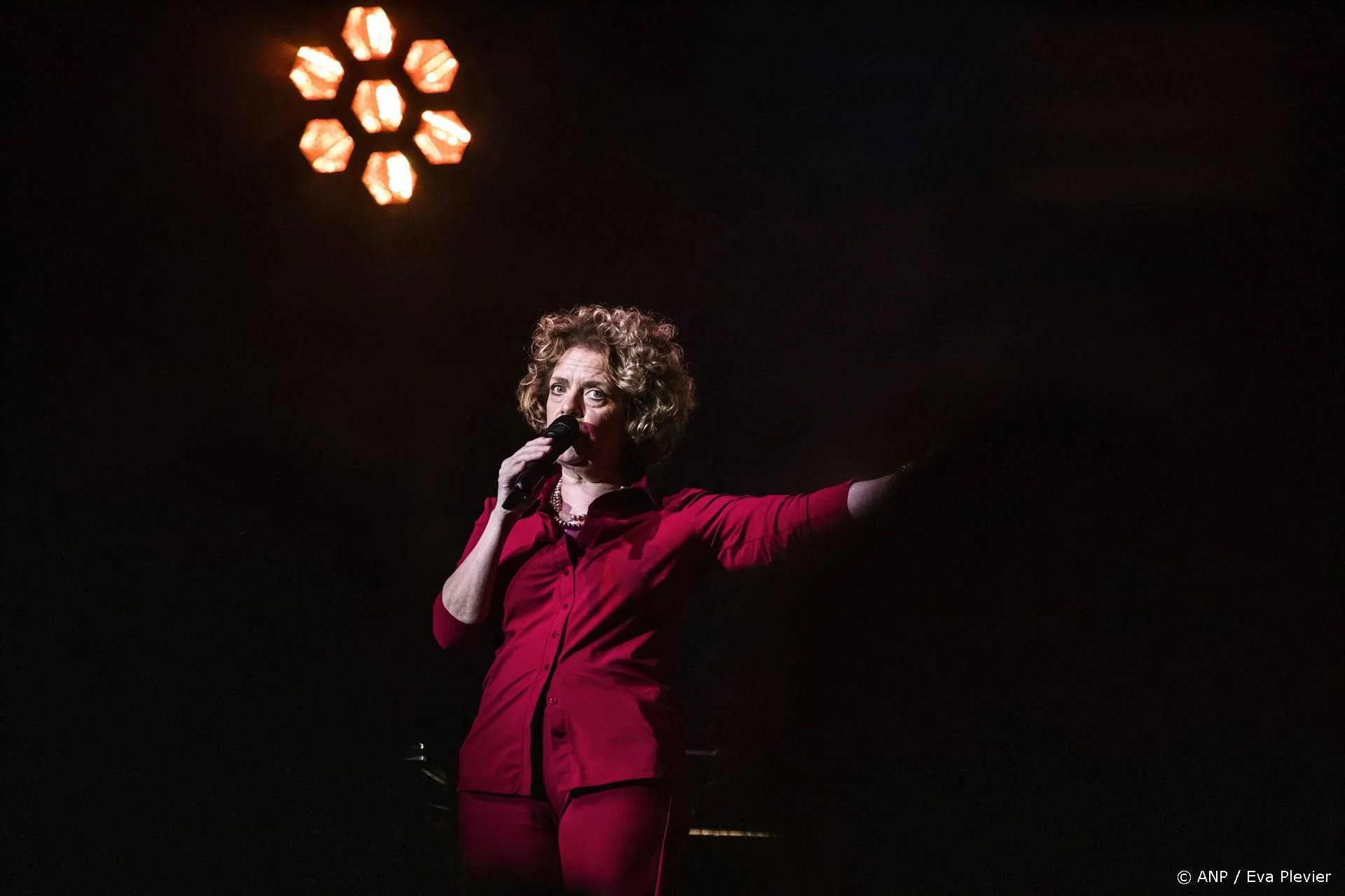 Brigitte Kaandorp deelt verdrietig nieuws: 'Met pijn in het hart..'