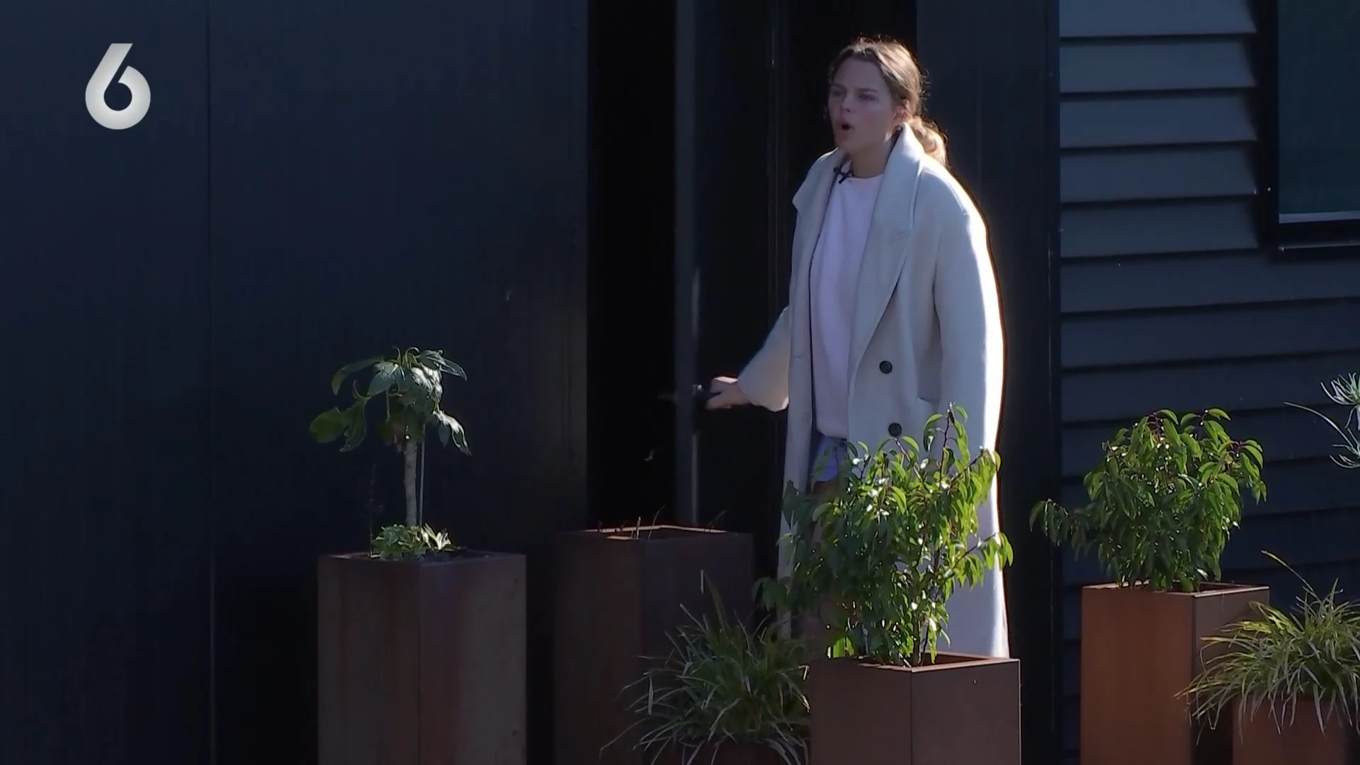 De bom is gebarsten tussen Floris en Emma: "IDIOOT!"