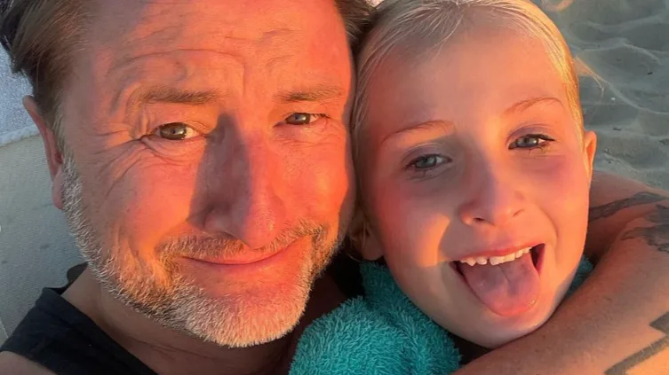 ZIEN: Dochtertje Dennis Weening heeft een grote mond