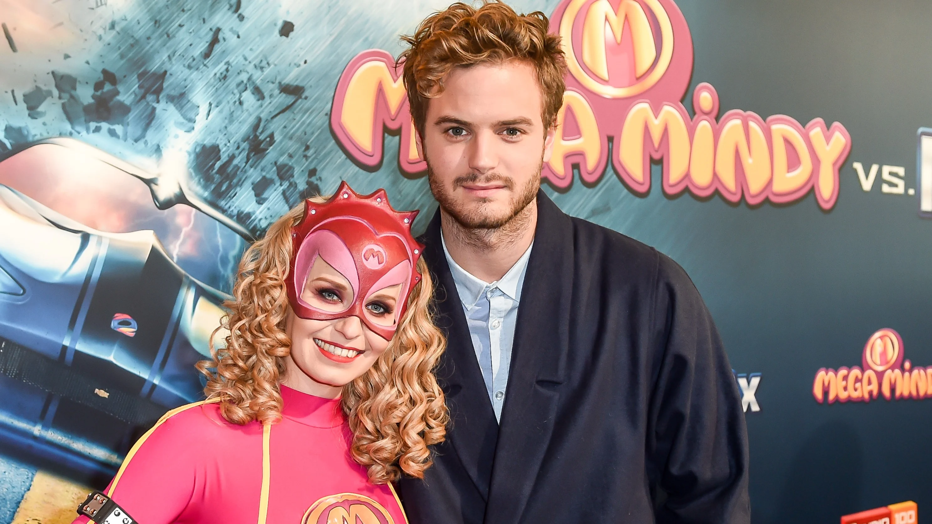 Jim Bakkum bedankt superheld Mega Mindy