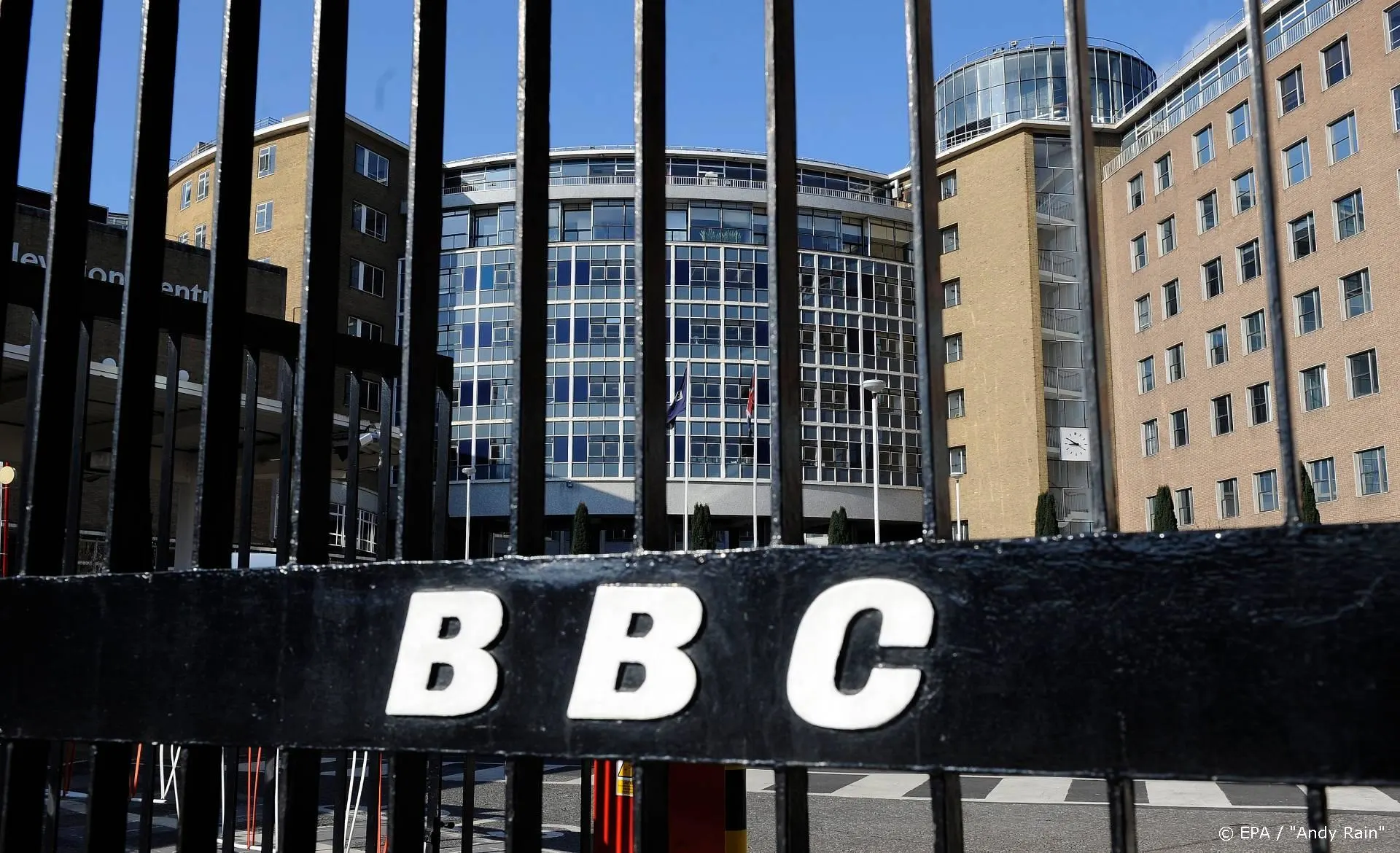 BBC bezuinigt fors bij nieuwsredactie: 450 banen geschrapt