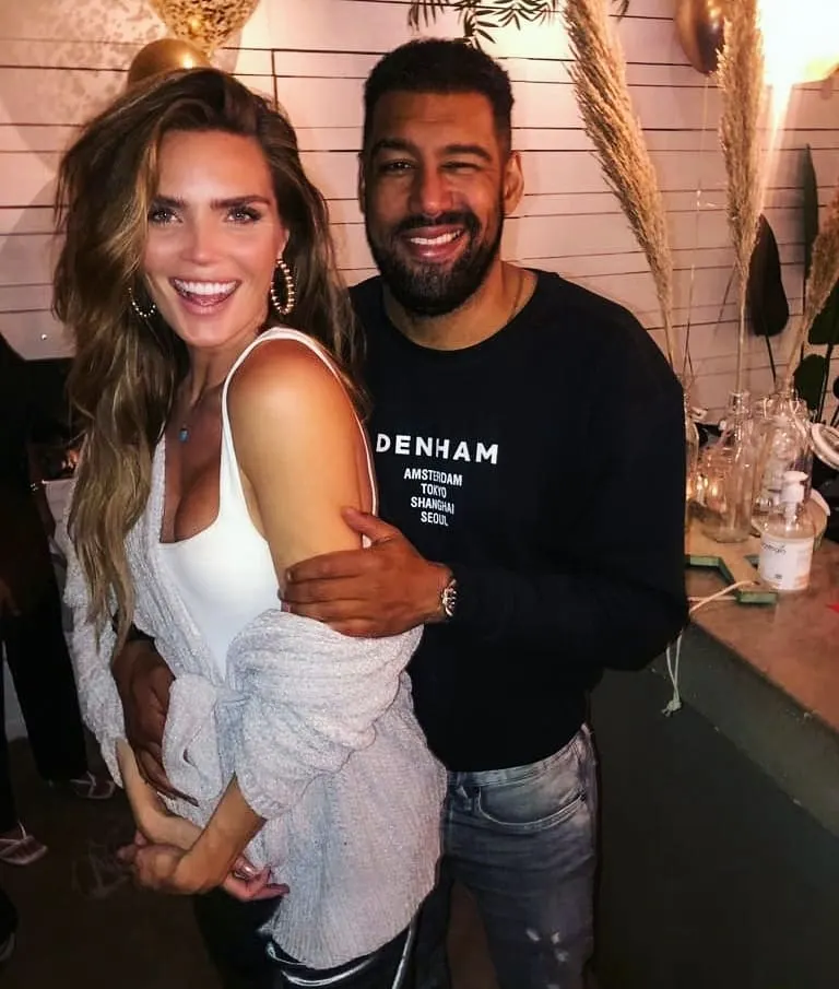 Kim Feenstra eerlijk over relatie: 'Altijd leuk? Hell no!"