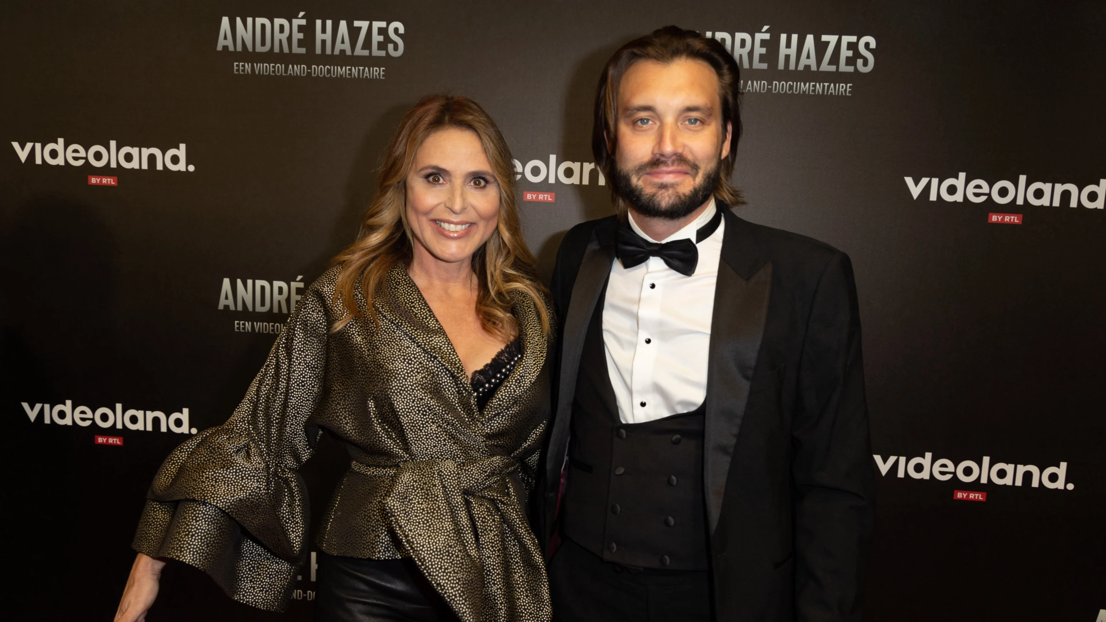 Heleen van Royen viert twaalfjarig jubileum met vriend Bart: 'Zo blij dat je bent gesprongen!' 