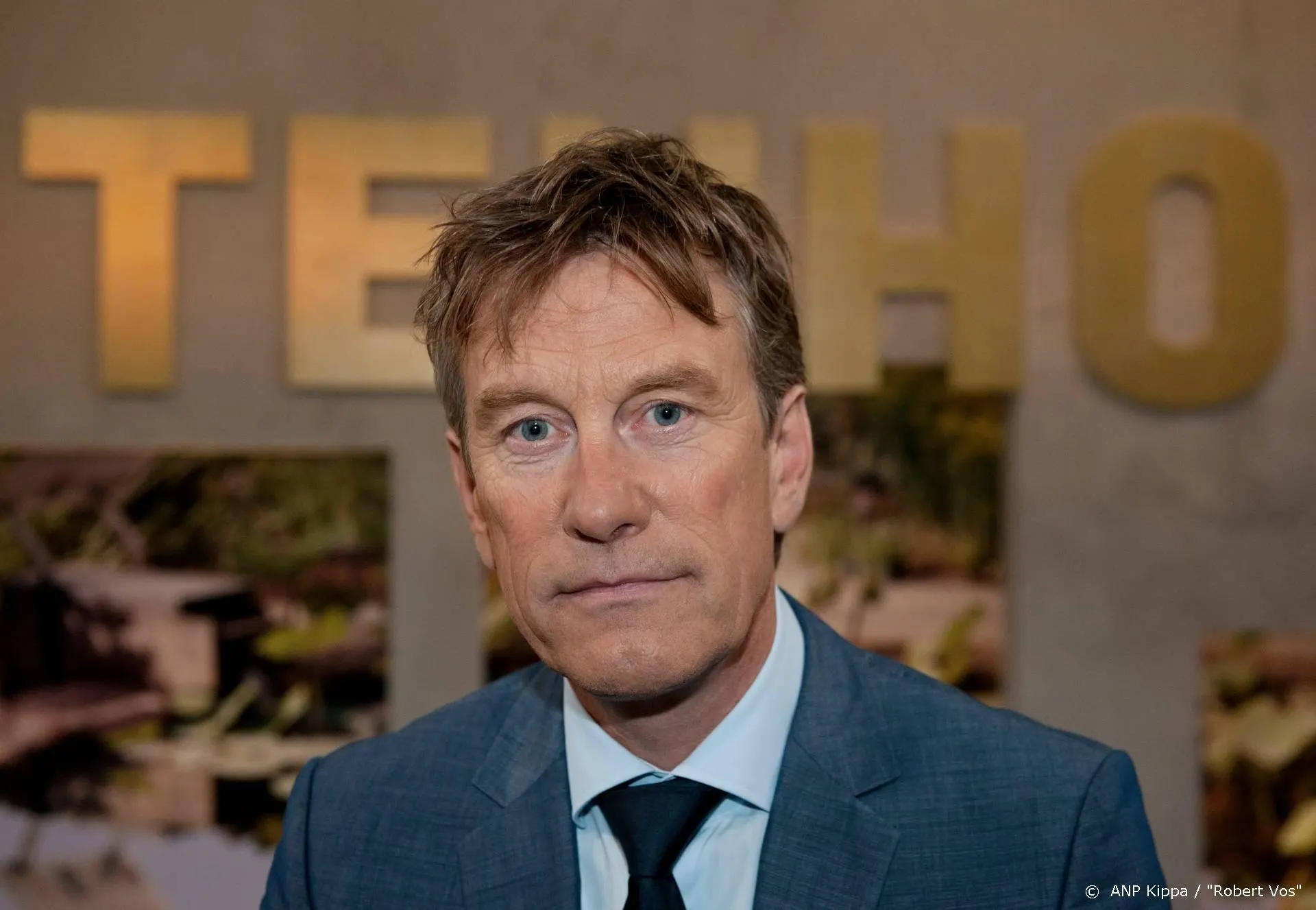 Buitenhof vanwege technische problemen vanuit studio van WNL