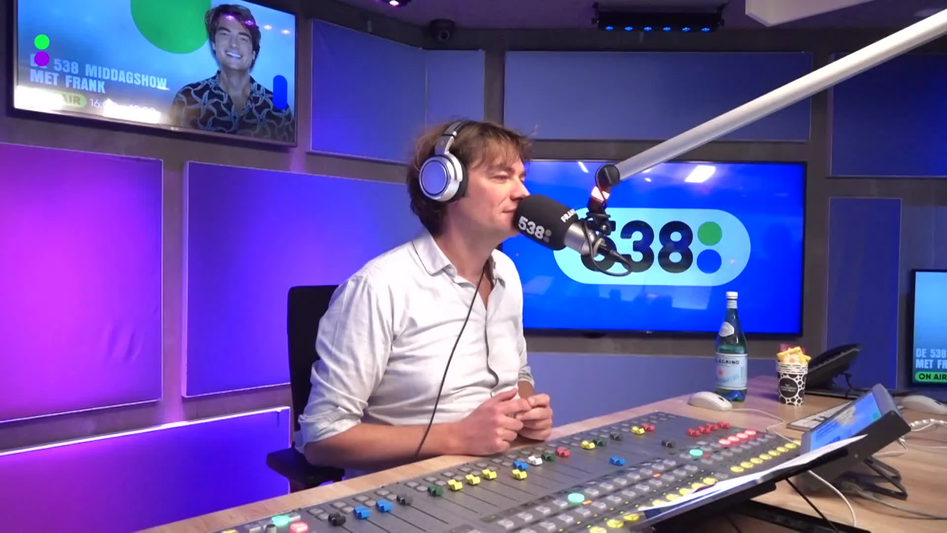 2 Brothers on the 4th Floor over Never Alone!