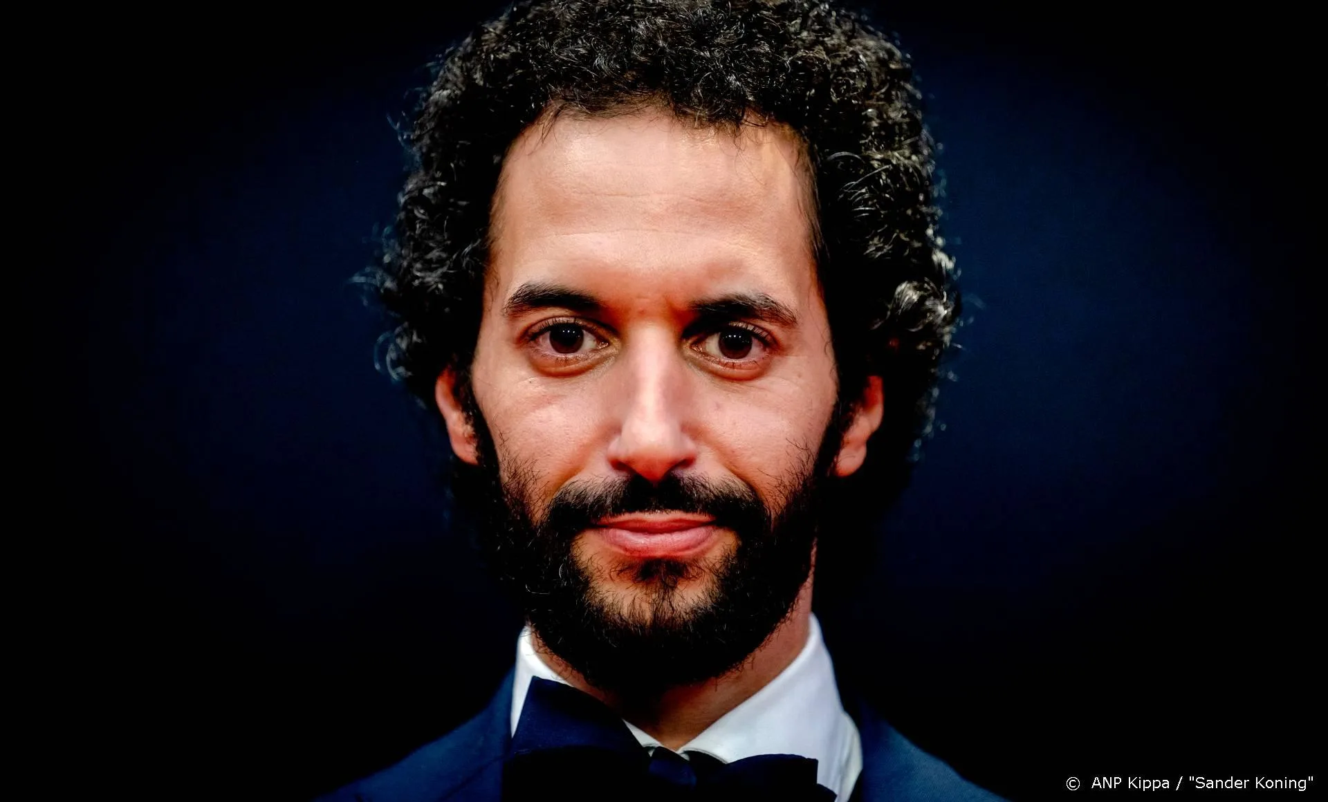 Korte 'terreurfilm' met Achmed Akkabi is onlinehit