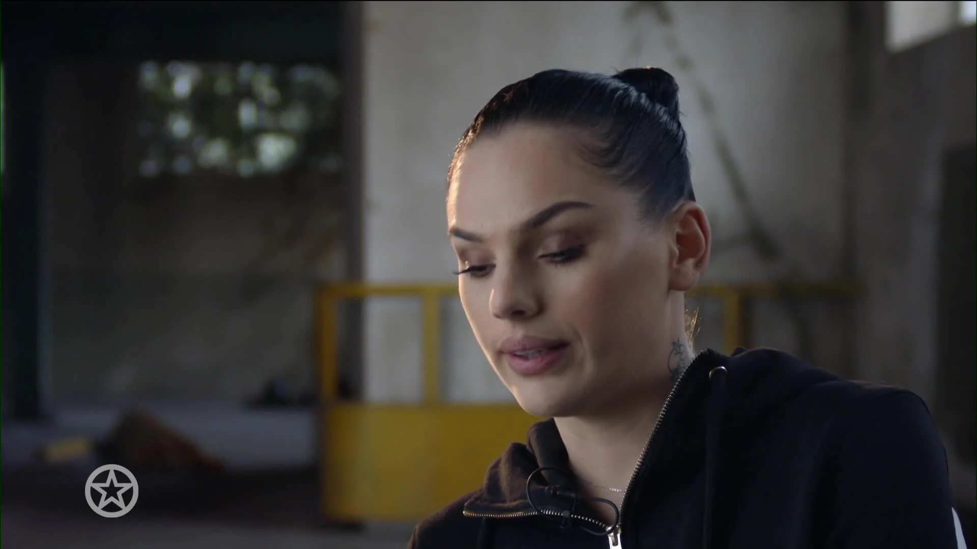 Famke Louise vertelt openhartig over mishandeling