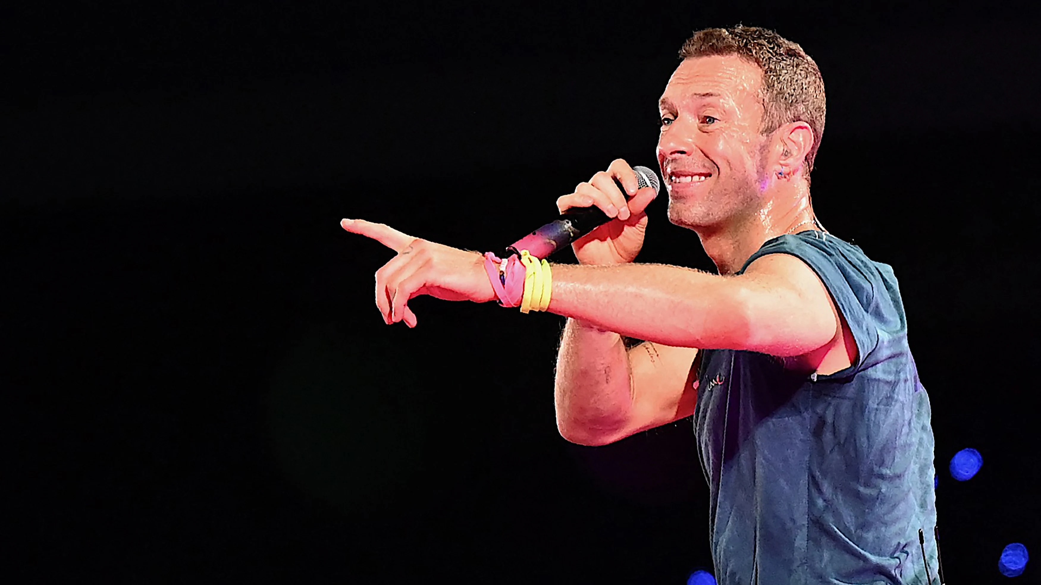 ZIEN: Betrapt Coldplay-zanger vermoedelijke vreemdgangers?