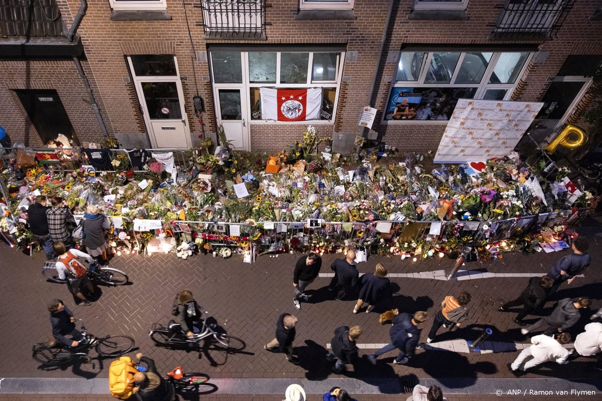 Verdachten moord Peter R. de Vries blijven vastzitten