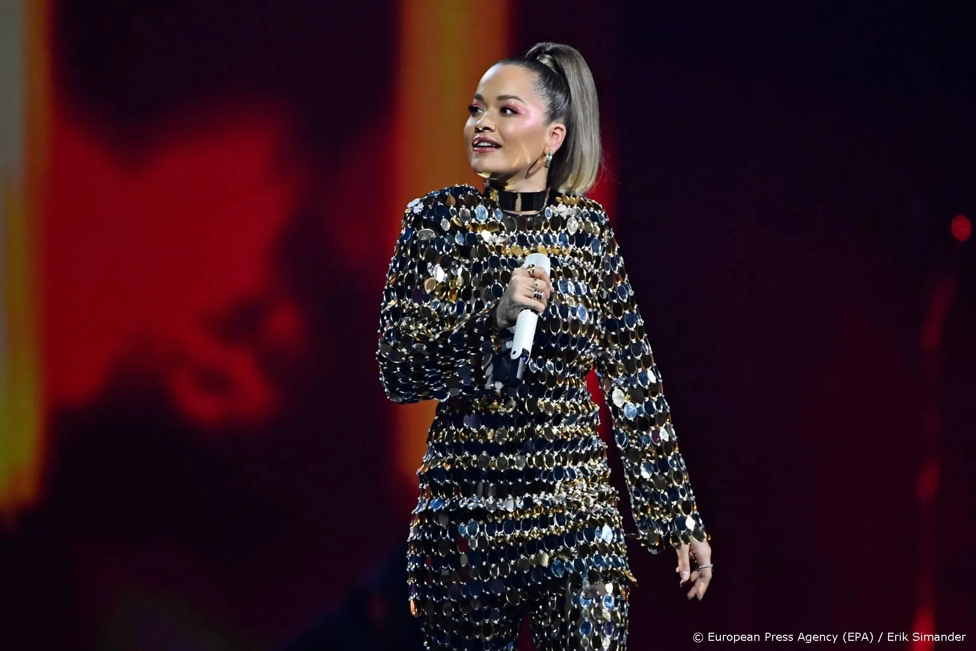 Rita Ora betaalde restaurant om coronaregels te overtreden