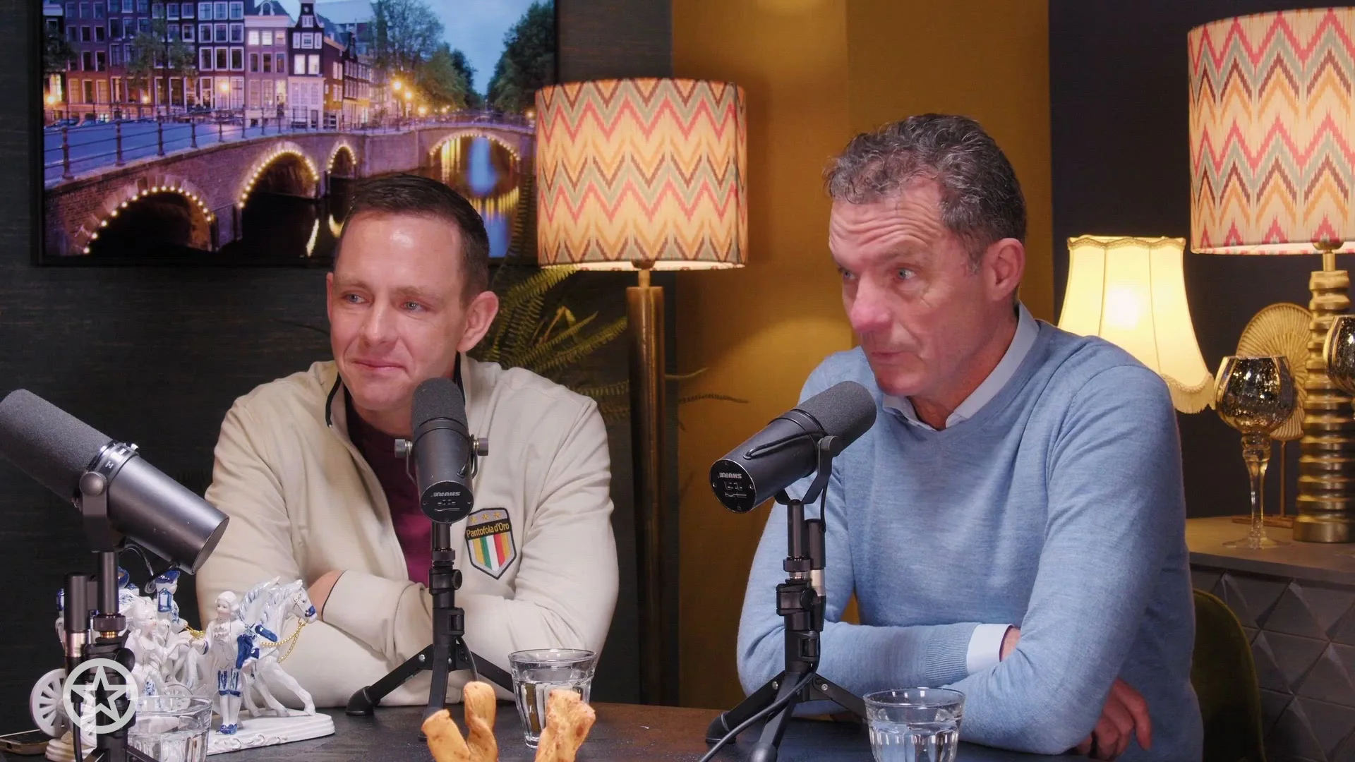 Grote blunder voor John de Bever op podium (Alles voor de Show)