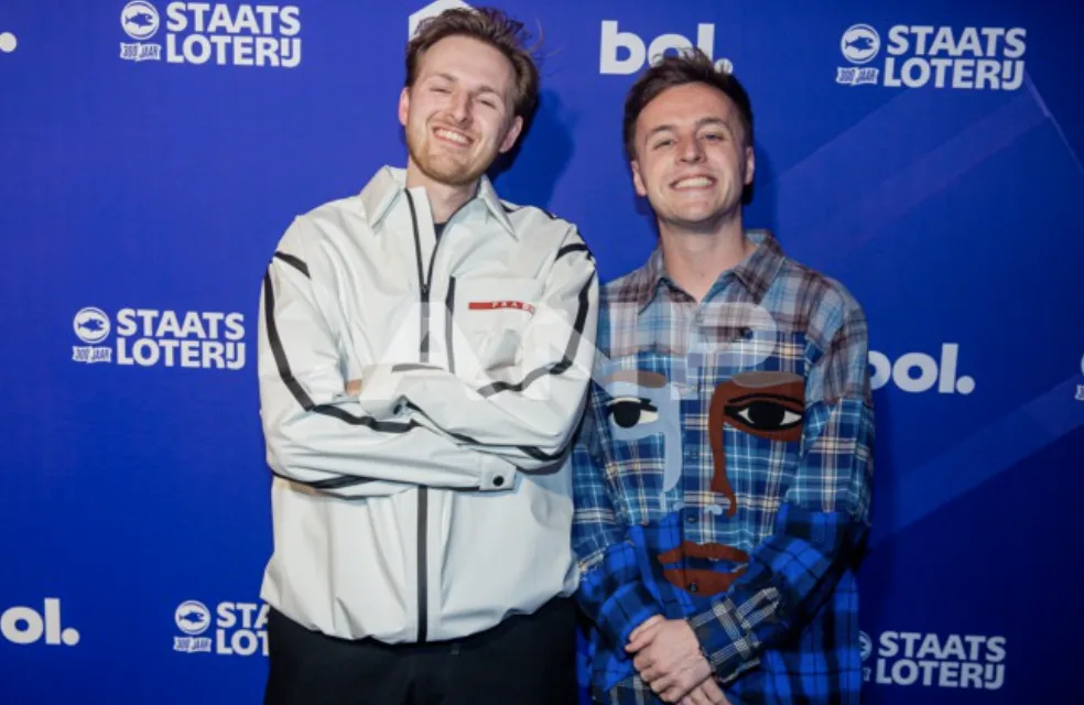 Dit prijskaartje hangt er aan een social media-post van je favoriete influencer