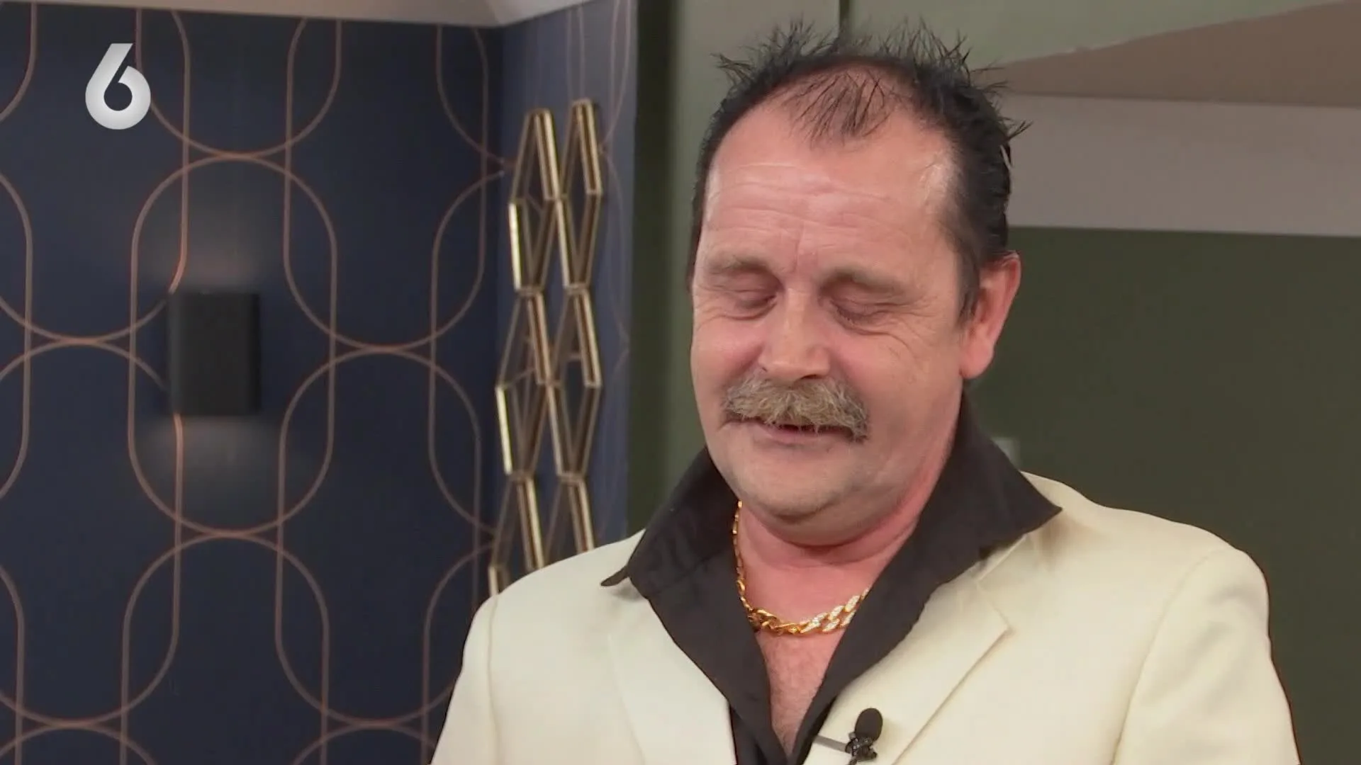 Lang Leve de Liefde-kijkers staan perplex: 'Als pooier verkleed?'