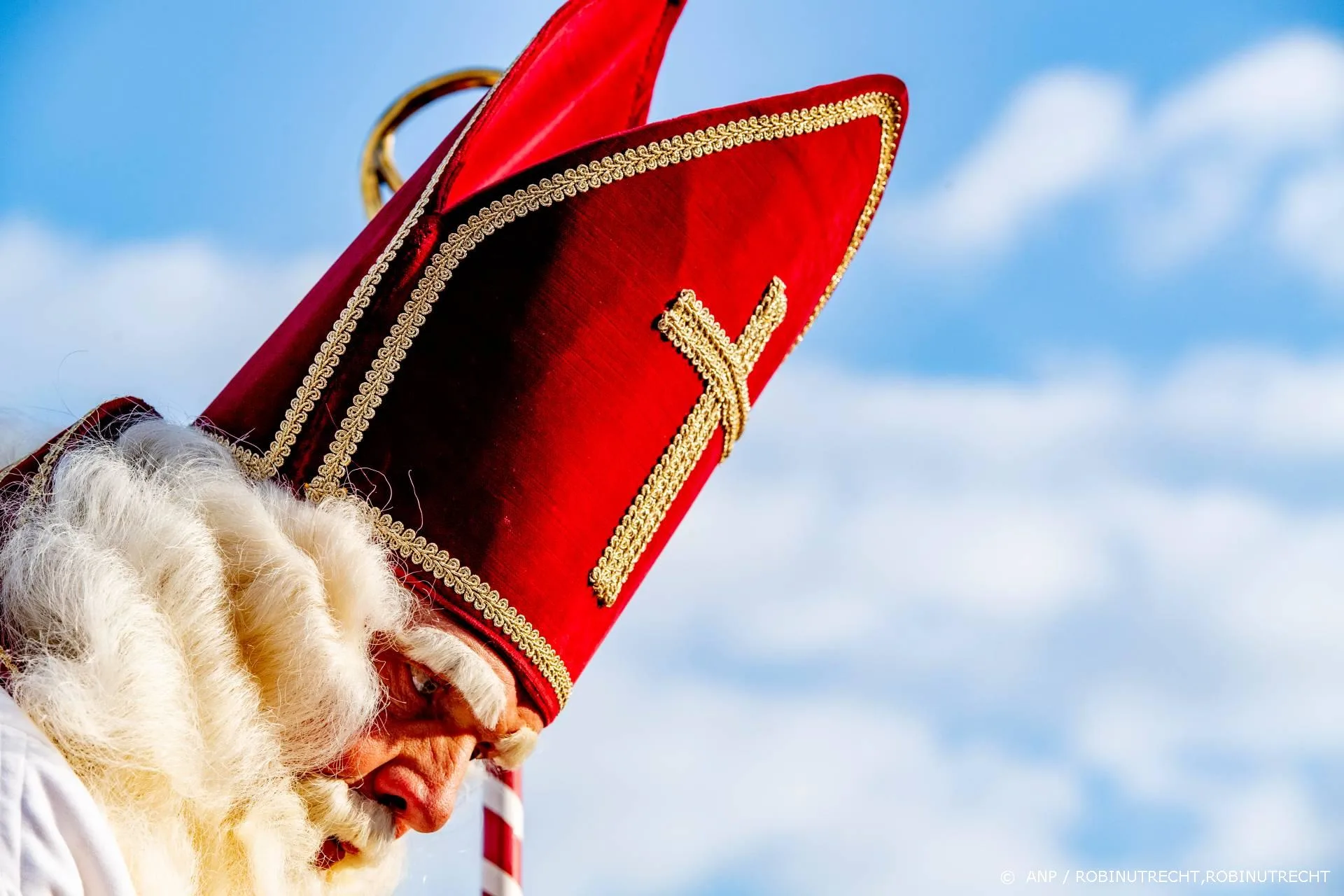 Sinterklaas komt aan in het land, de vraag is waar?