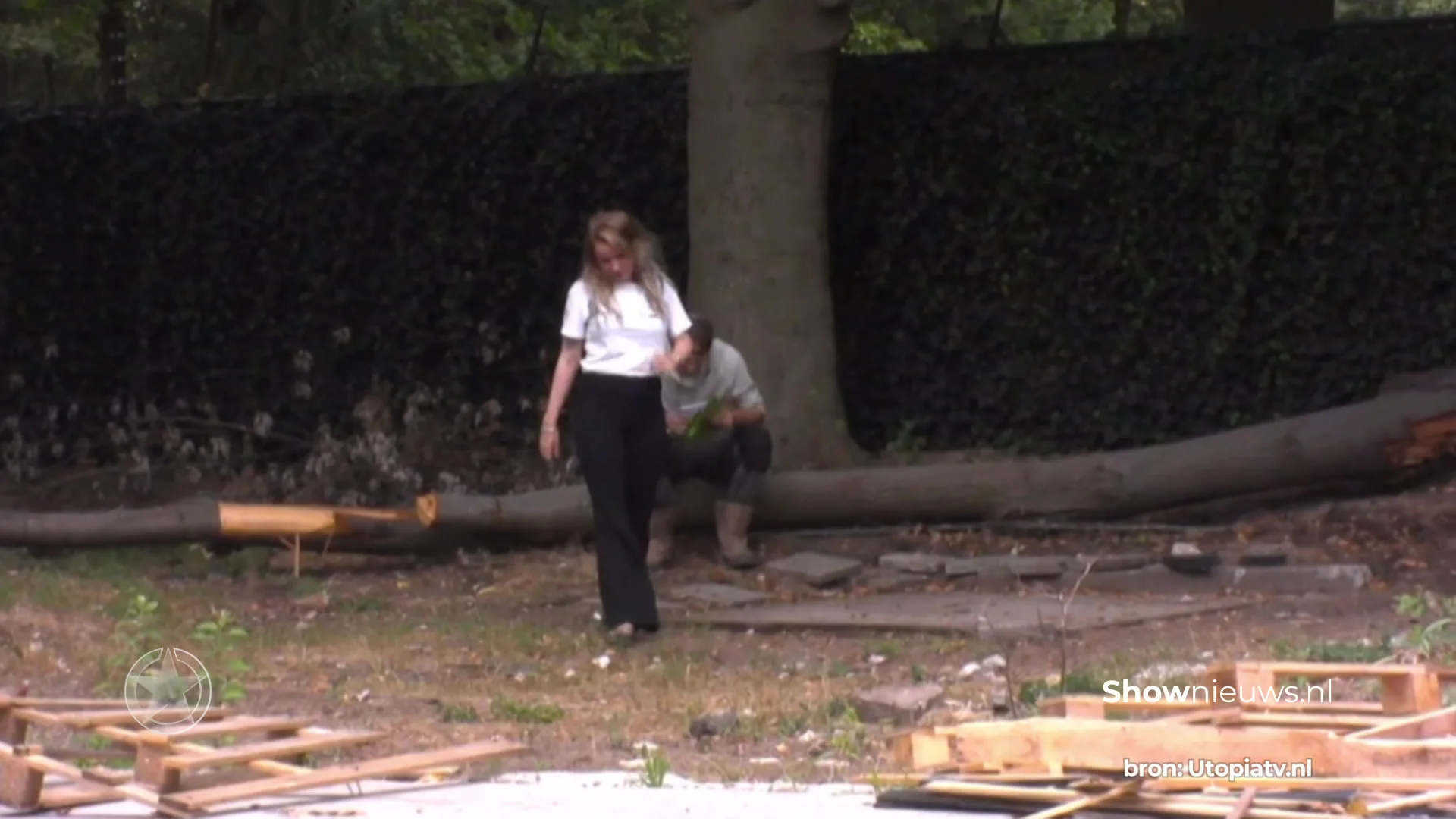 Jeffrey in tranen om post van zijn familie