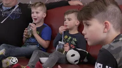 Alleenstaande vader Robert uit Steenrijk, Straatarm verrast met enorm geldbedrag!