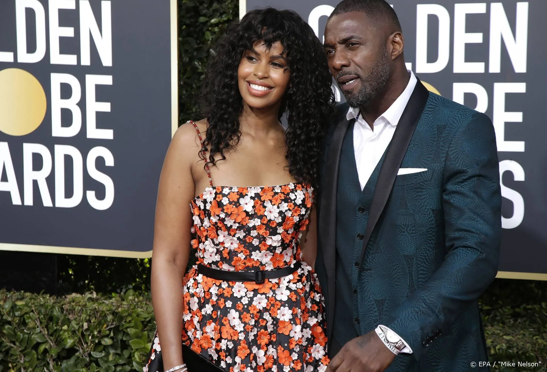 Idris Elba maakt rap over zijn corona-quarantaine