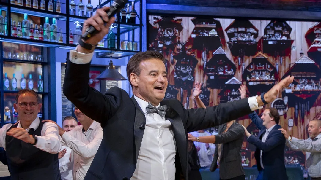 Wilfred Genee zoekt zangers voor NK Karaoke: 'Passie en vuur'