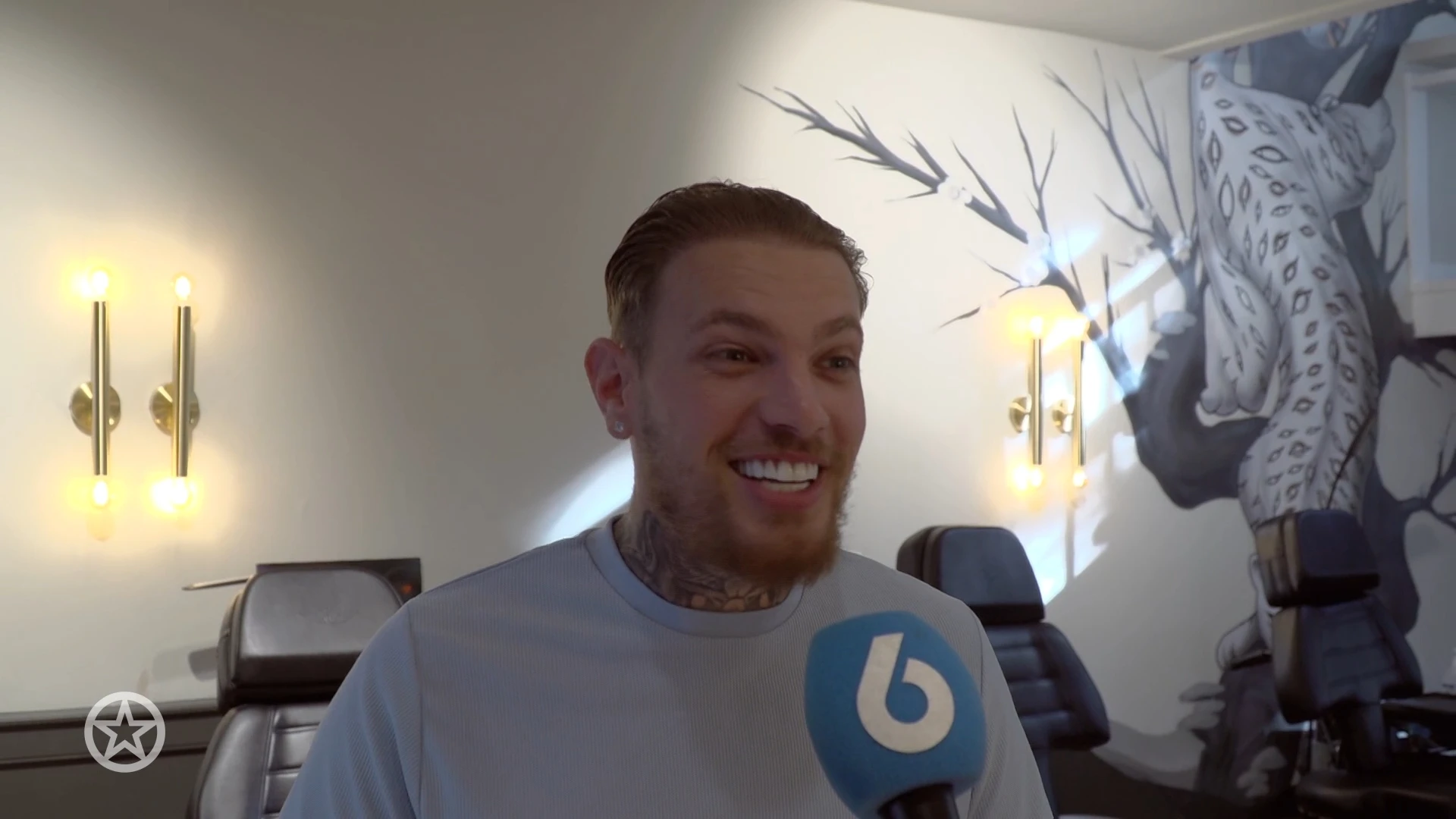 Sjorleone is nu mede-eigenaar van een tattooshop