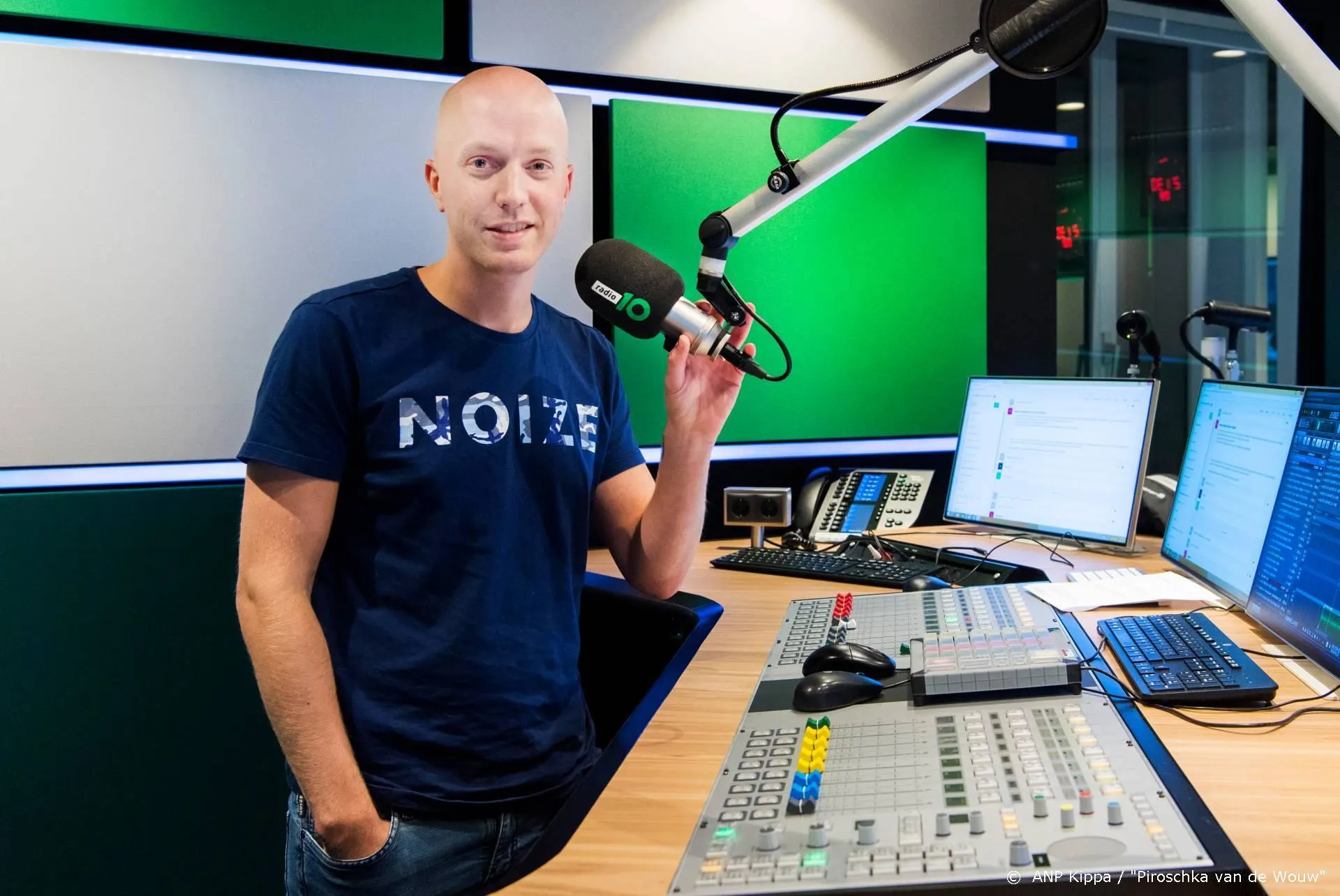 Radio 10 blij met beslissing OM rond coronalied Gaarthuis