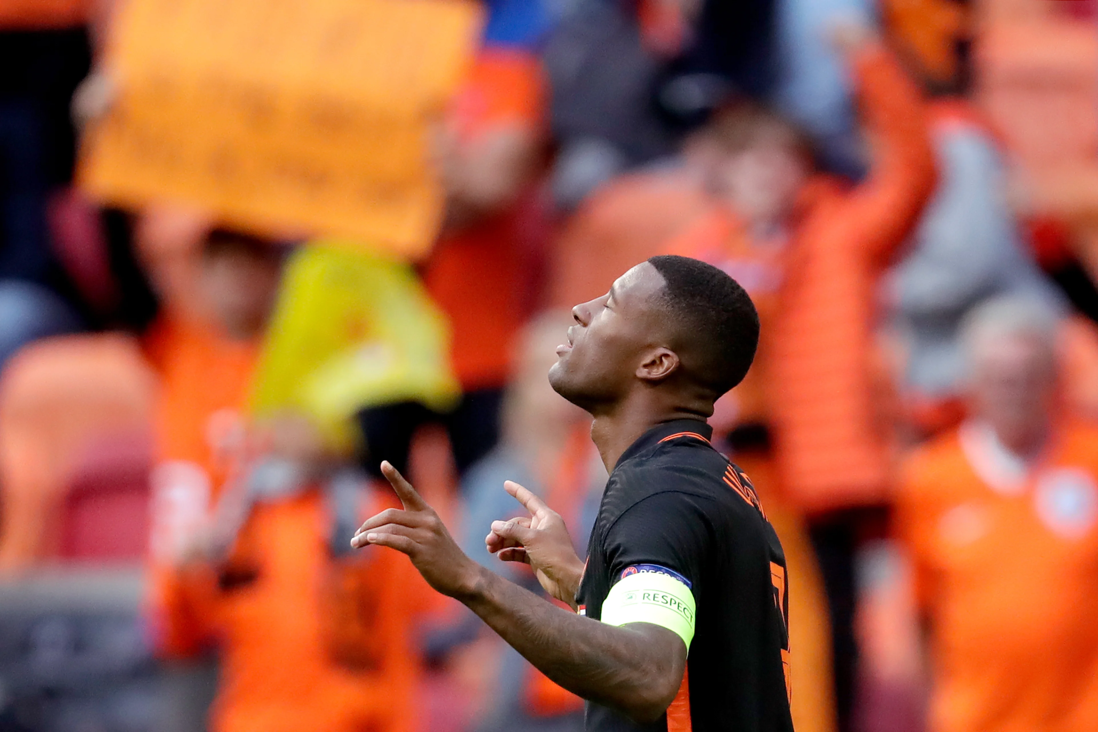 Wijnaldum draagt in achtste finale EK band met tekst 'OneLove'