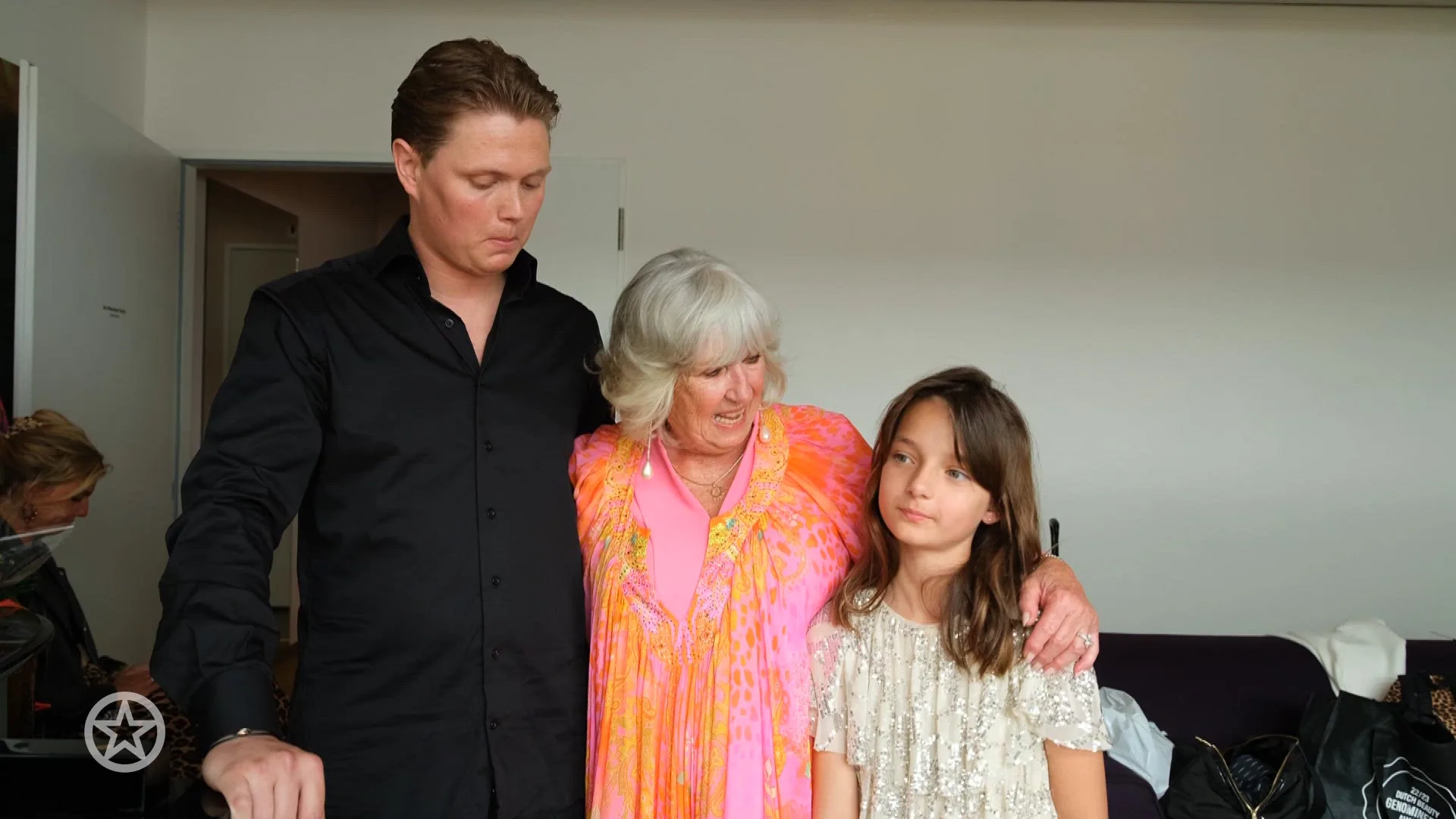 Willeke Alberti staat voor het eerst met haar kleindochter op het podium