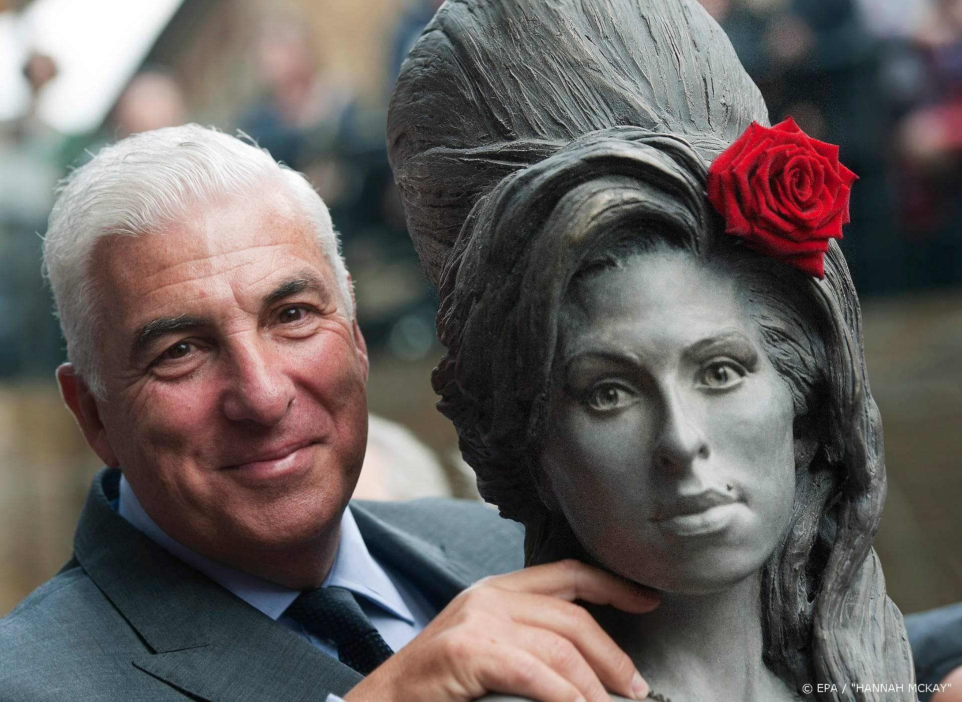 Mitch Winehouse werkt aan film over dochter Amy