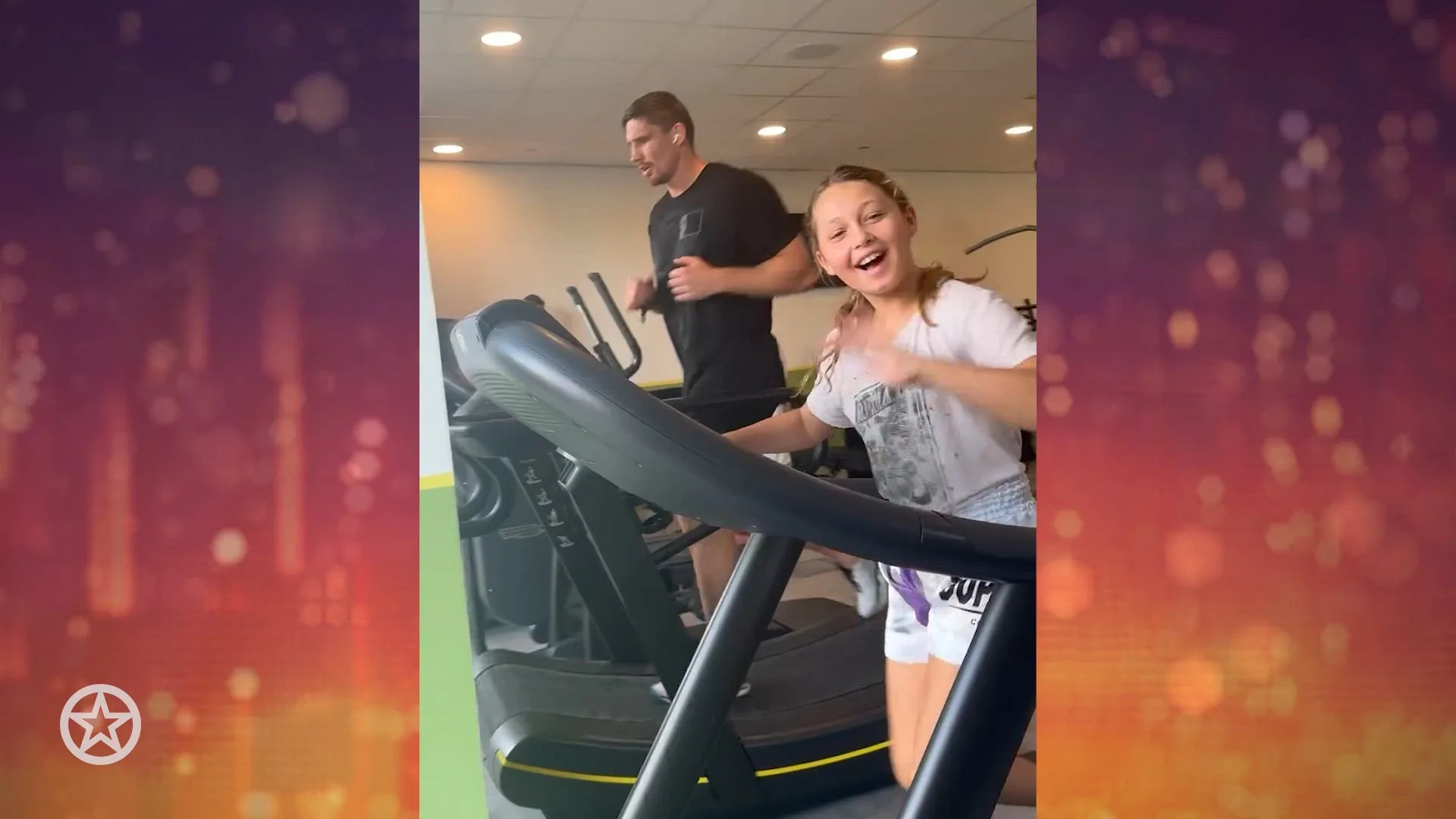 Rico Verhoeven aan het trainen met dochter Jazlynn