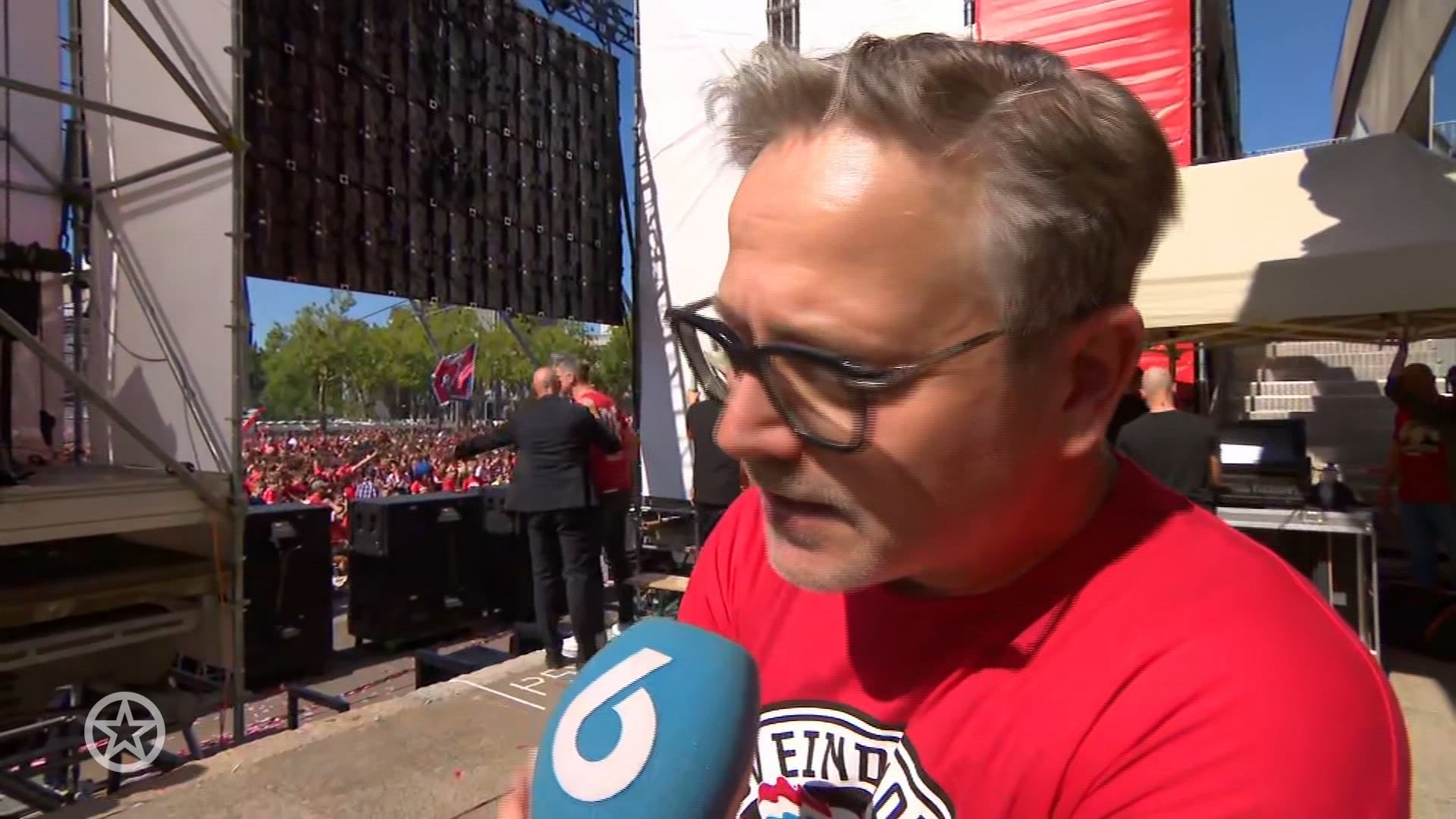 Guus Meeuwis bij huldiging PSV