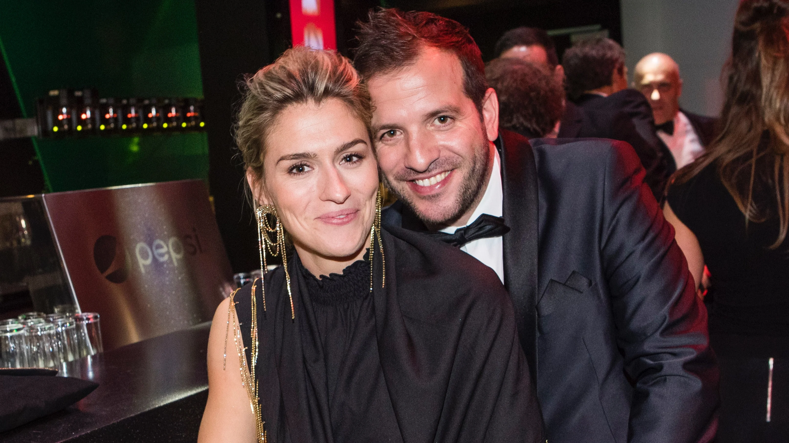 ZIEN: Rafael en Estavana trots op jarige dochter