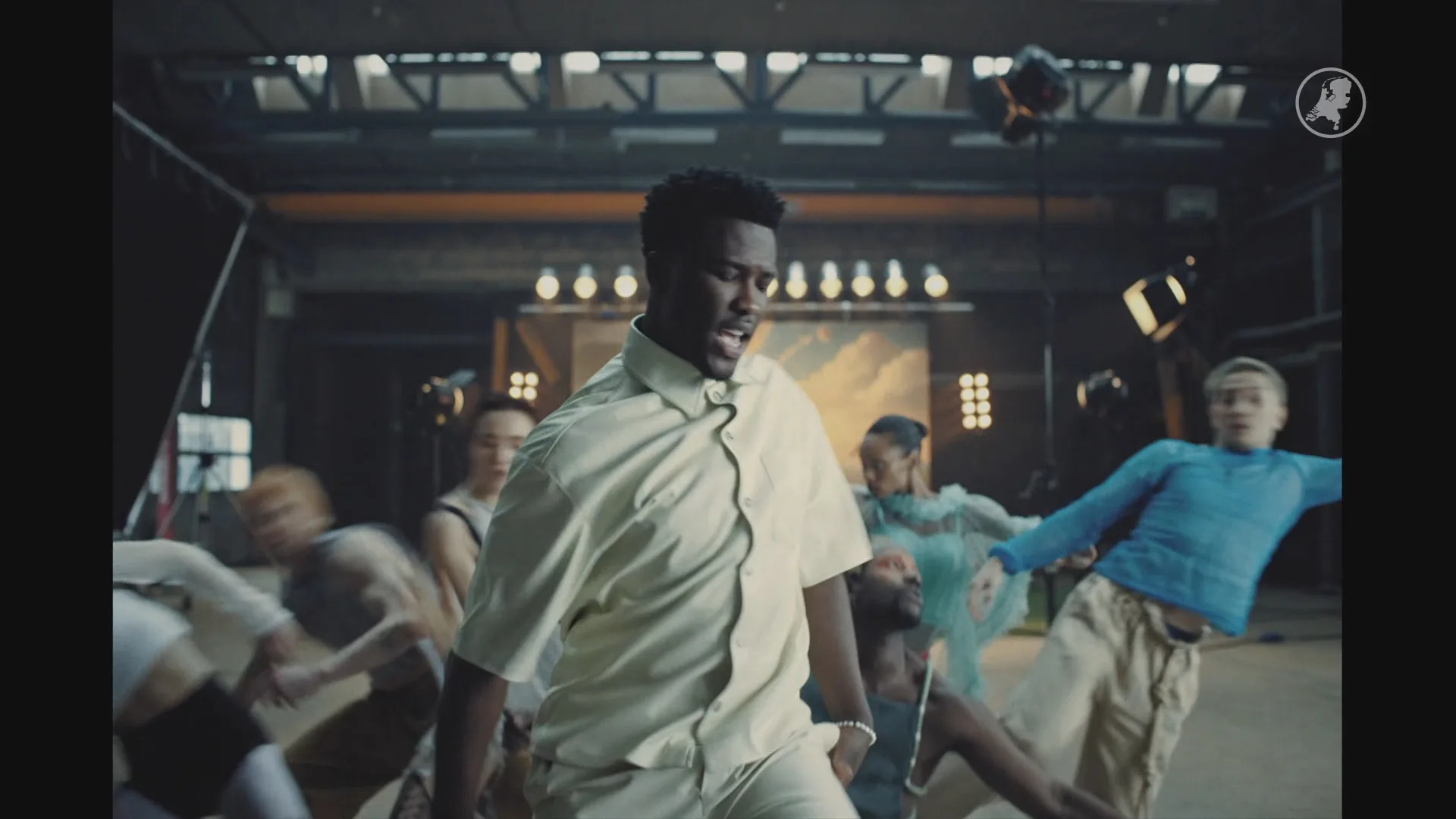 Bekijk hier de videoclip van de Songfestival-inzending van Claude: C'est la Vie