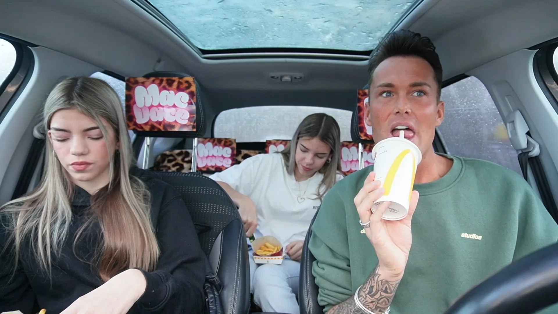 Lily en Roxy over hun broer Nino van der Meijde (Macdate met Nick Eshuis)