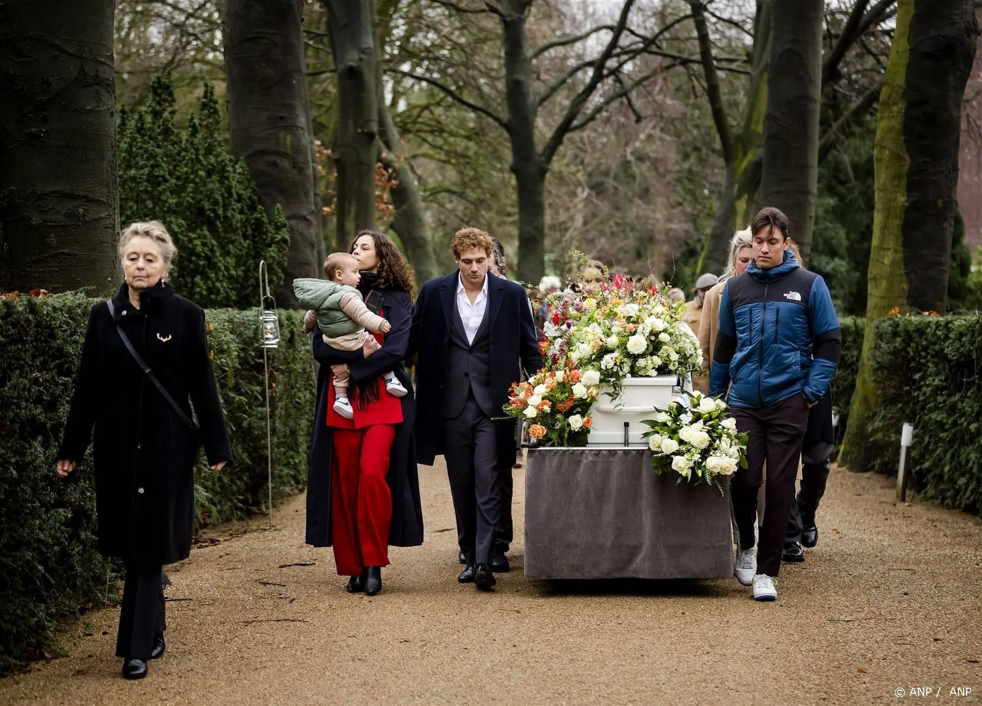 Jamie Trenité neemt met 'traan en lach' afscheid van moeder Linda van Dyck