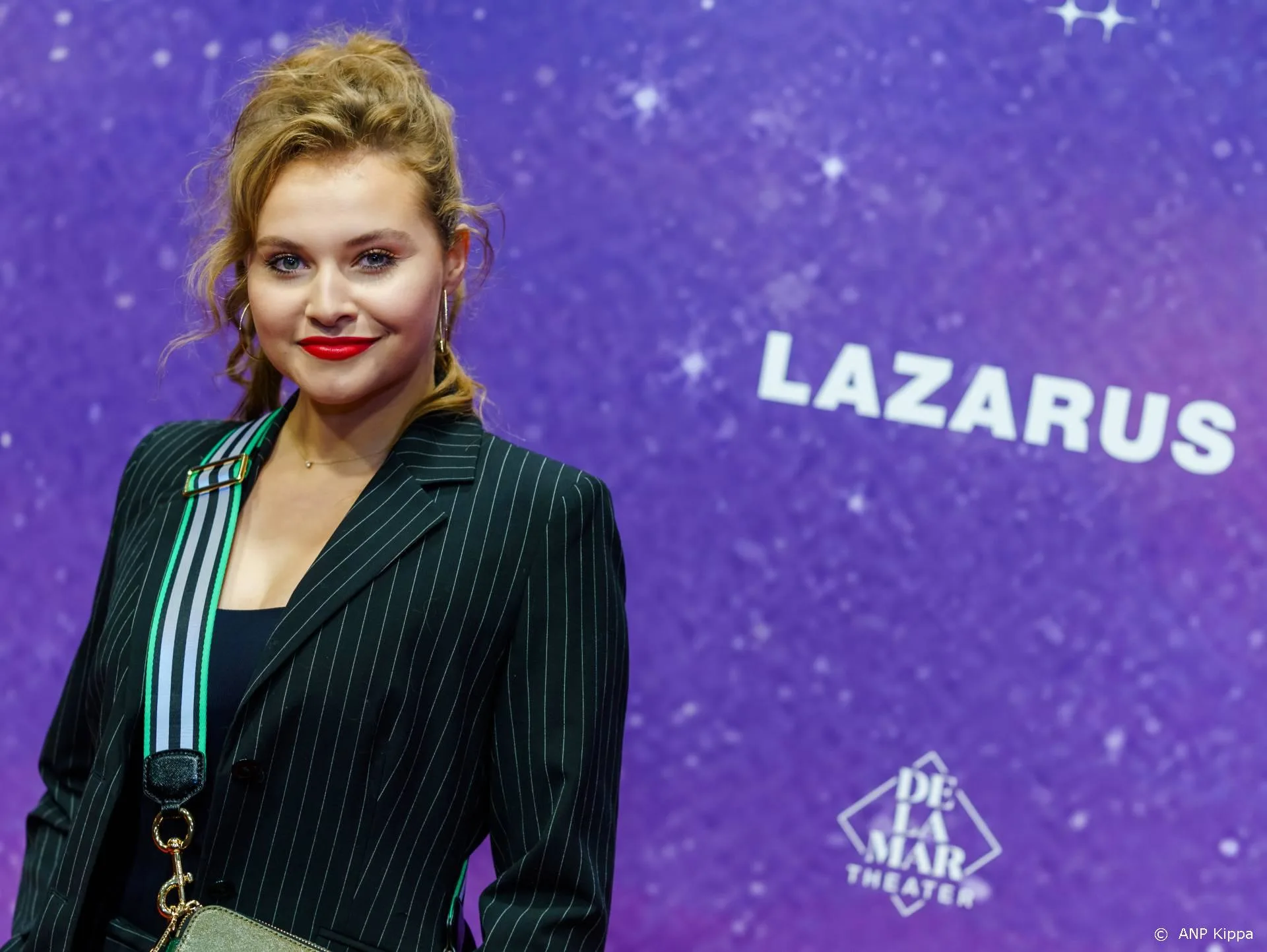 Vajèn van den Bosch komt met kerstsingle en nieuwjaarsconcert