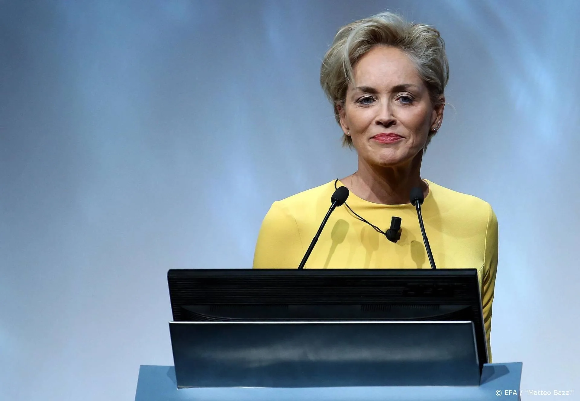 Sharon Stone vraagt steun voor zus met corona