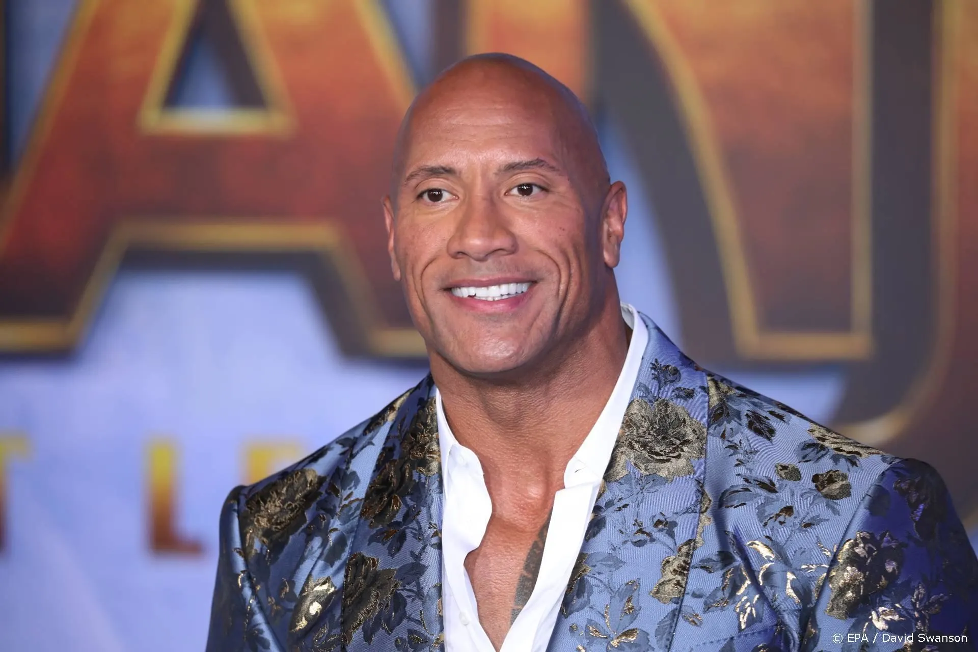 The Rock ramt met blote handen eigen toegangspoort kapot