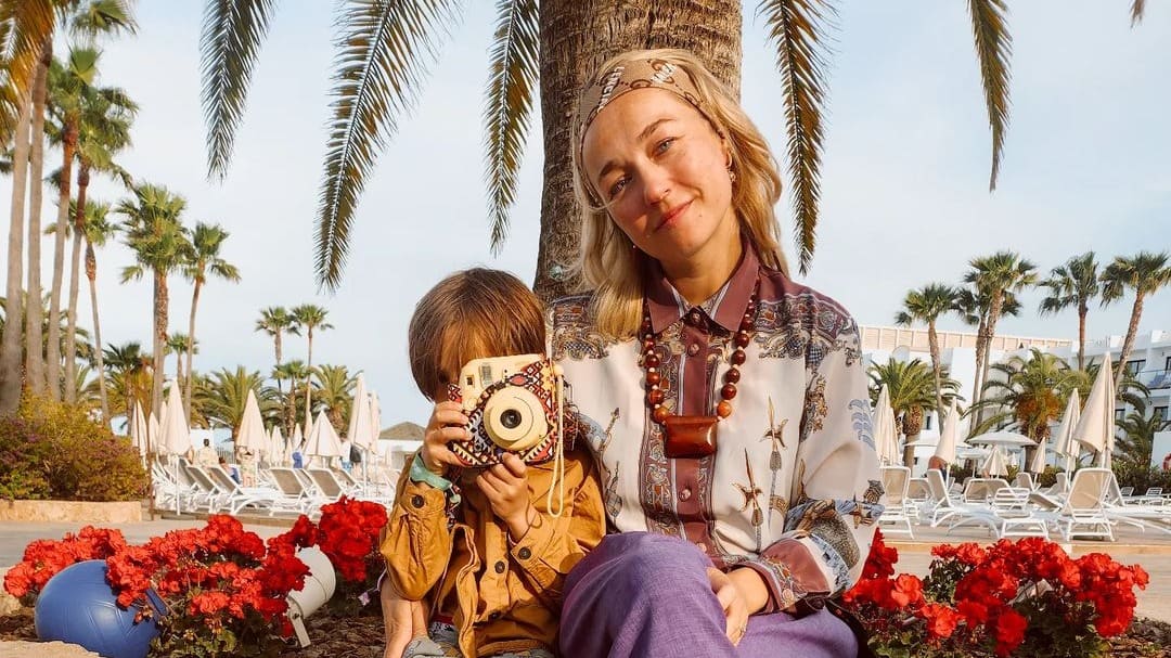 ZIEN: Zoontje Carolien Spoor gaat naar school als Pikachu mascotte